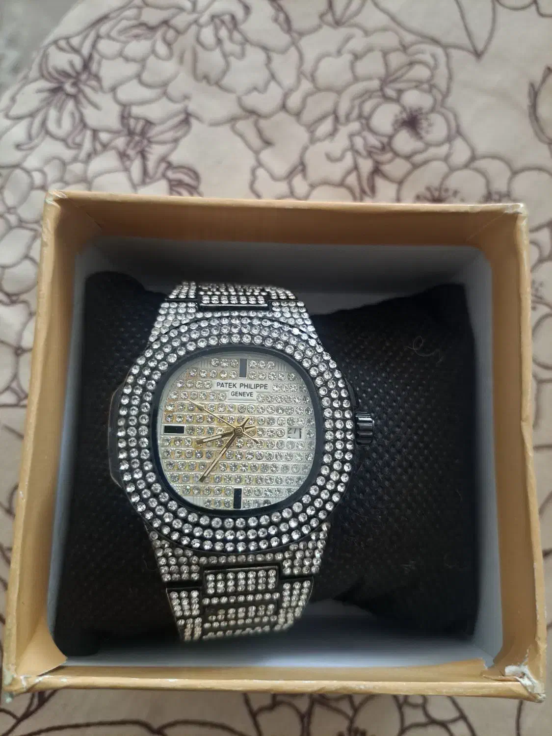 ساعت مچی|ساعت|قم, هفت تیر|دیوار