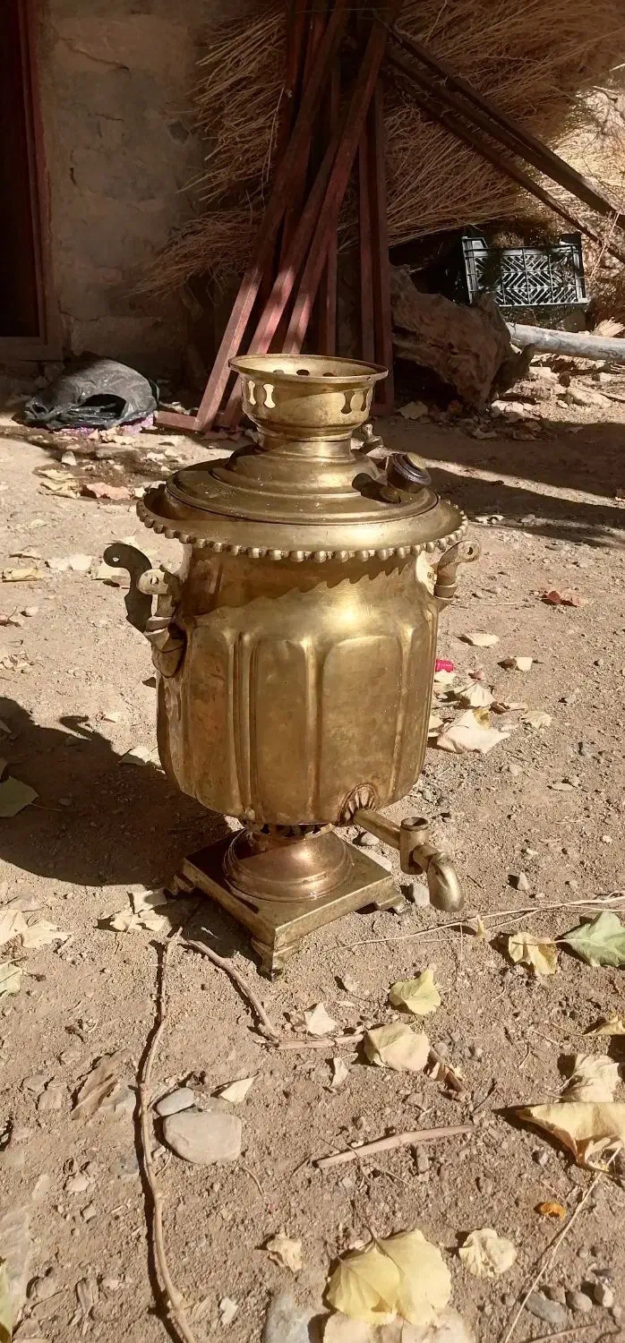 سماور قدیمی|کلکسیون اشیاء عتیقه|وزینه, |دیوار