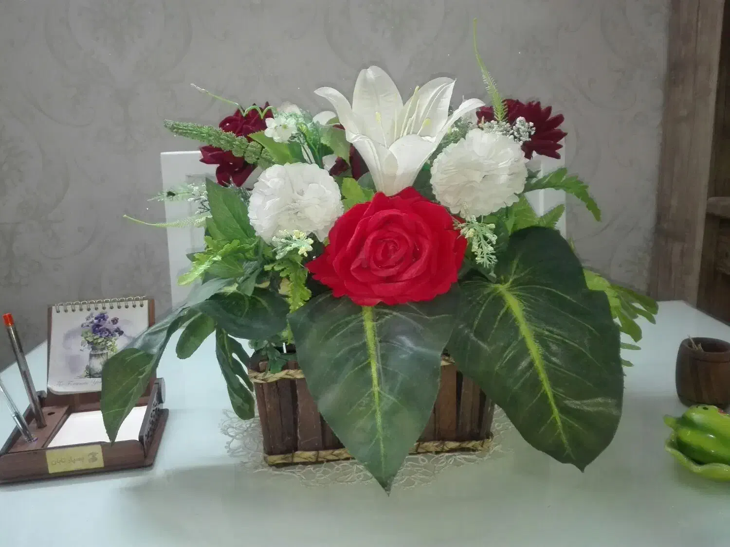 گل رو میزی با سبد شیک 1،500،000|گل مصنوعی|مشهد, موسوی قوچانی|دیوار