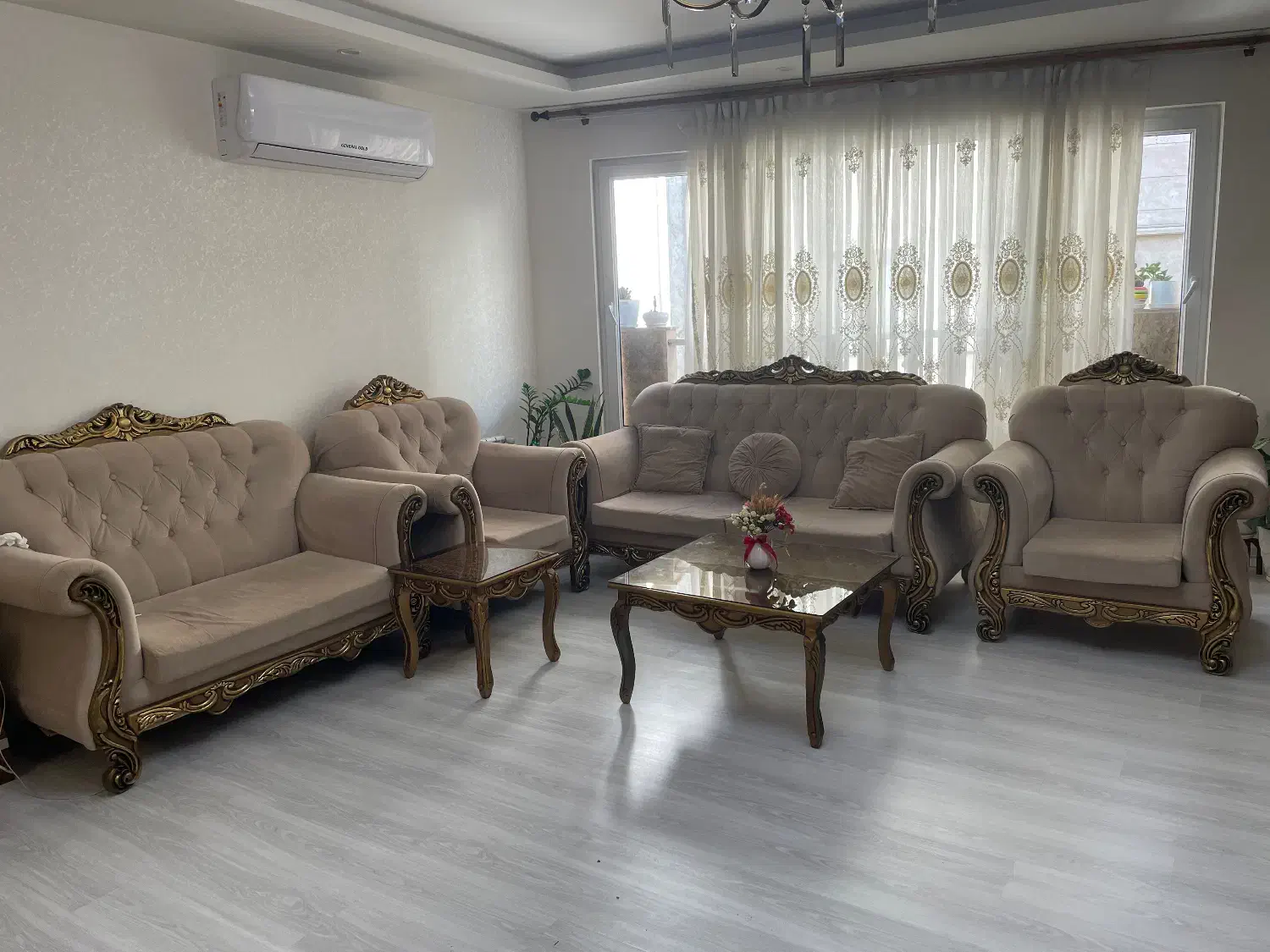 مبل سلطنتی در حد نو|مبلمان خانگی و میز عسلی|رشت, کاکتوس|دیوار