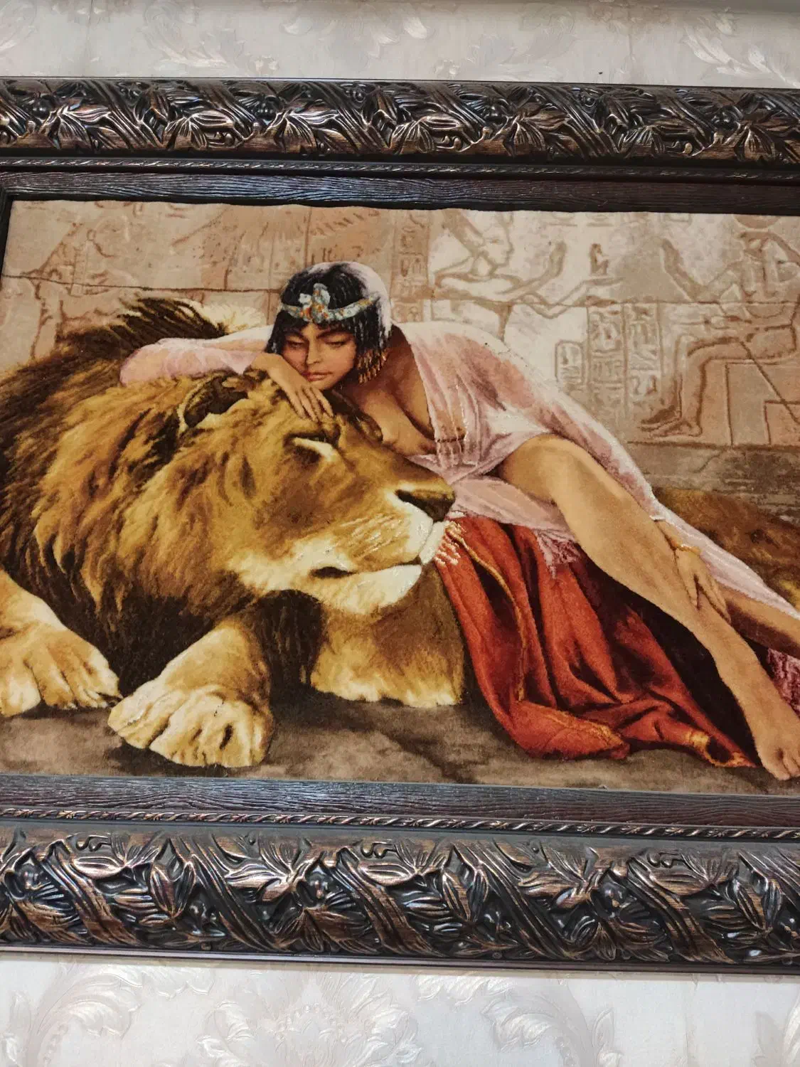 تابلو فرش ابریشمی دستباف ملکه و شیر|تابلو فرش|کرج, چهارصد دستگاه|دیوار