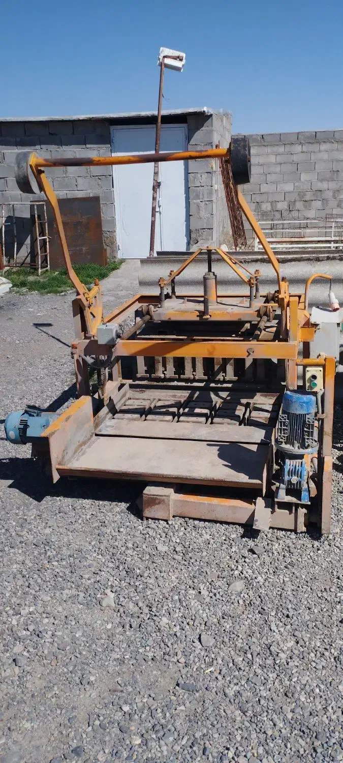 دستگاه بلوک 20*40دوموتوره 5قالبه درحد نو|ماشین‌آلات صنعتی|کاشمر, |دیوار