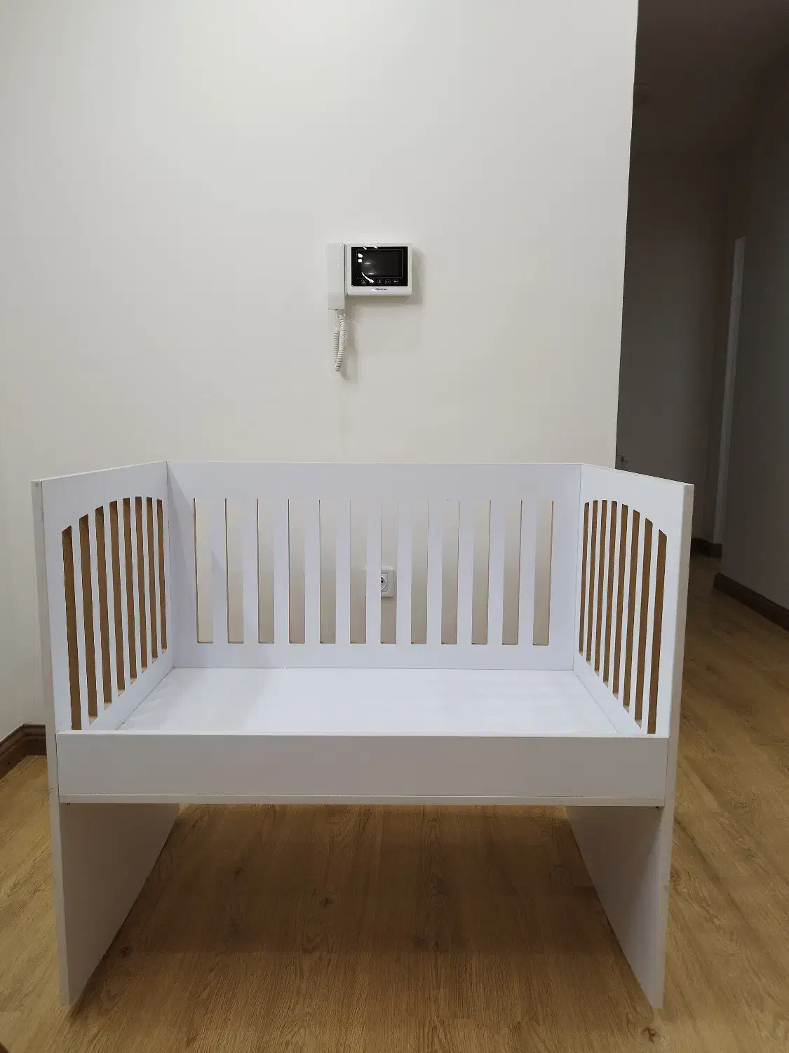 تخت نوزاد|تخت و سرویس خواب|آمل, |دیوار