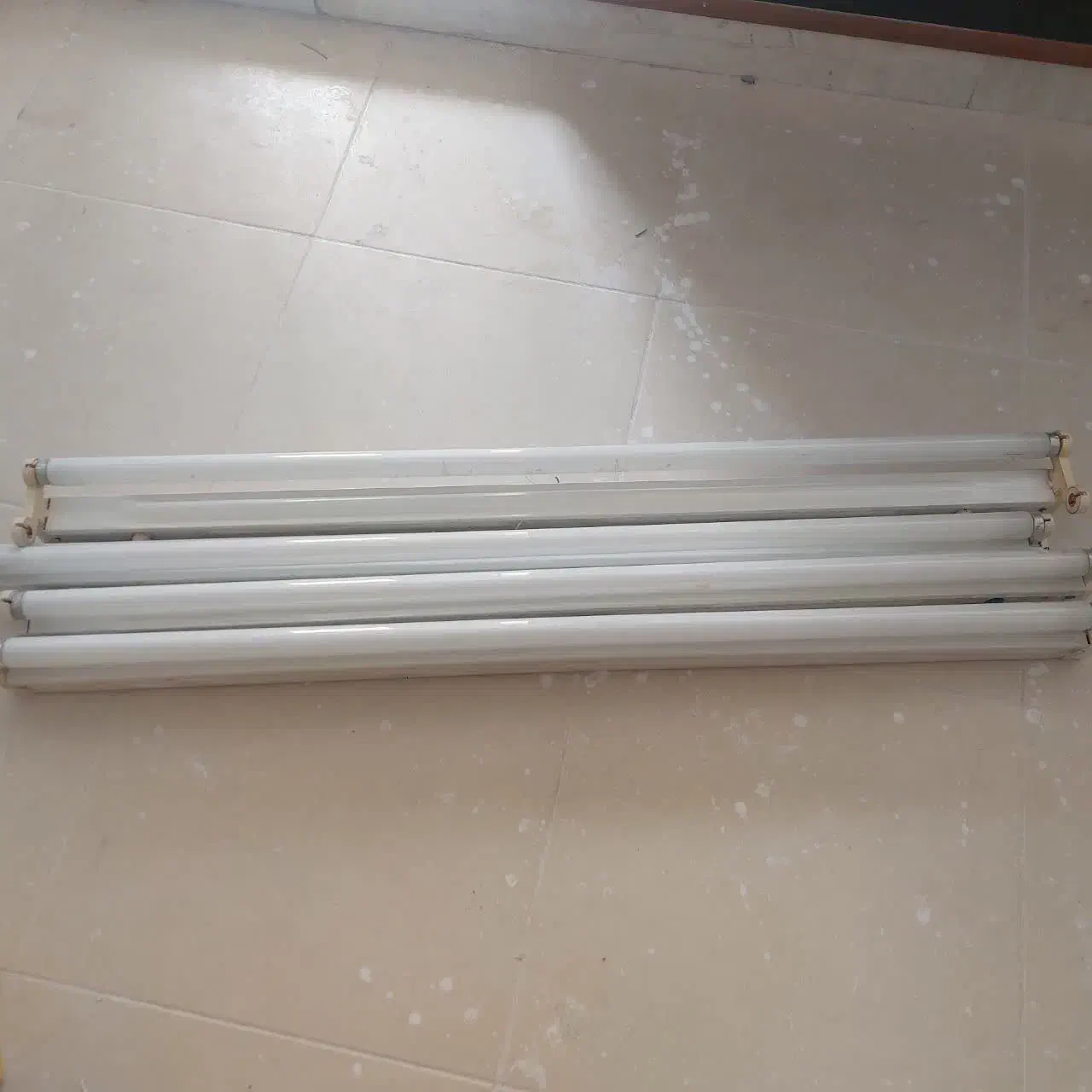 مهتابی|لامپ و چراغ|قم, انسجام|دیوار