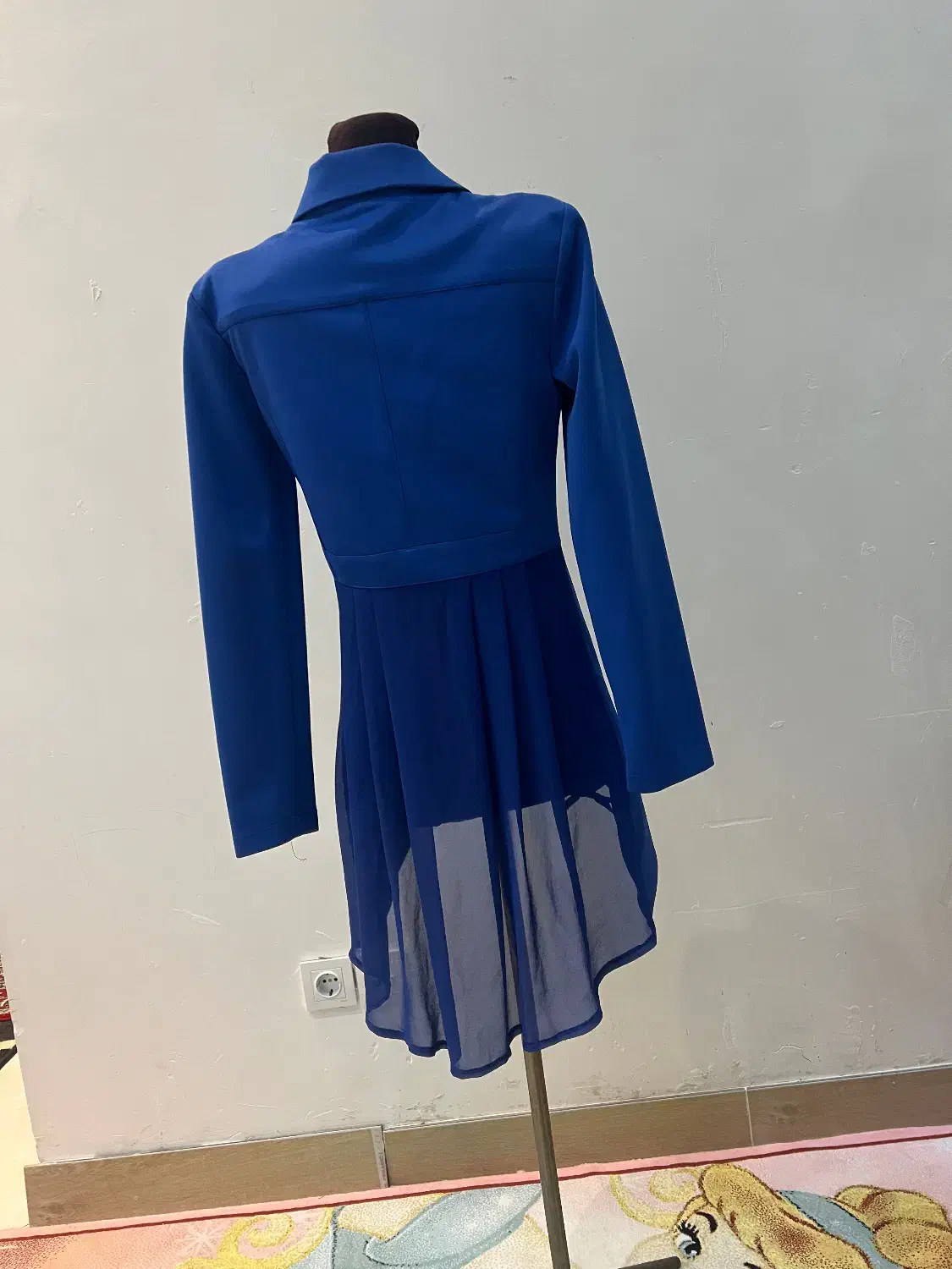 کت مجلسی پشت حریر|لباس|شهریار, شهریار|دیوار