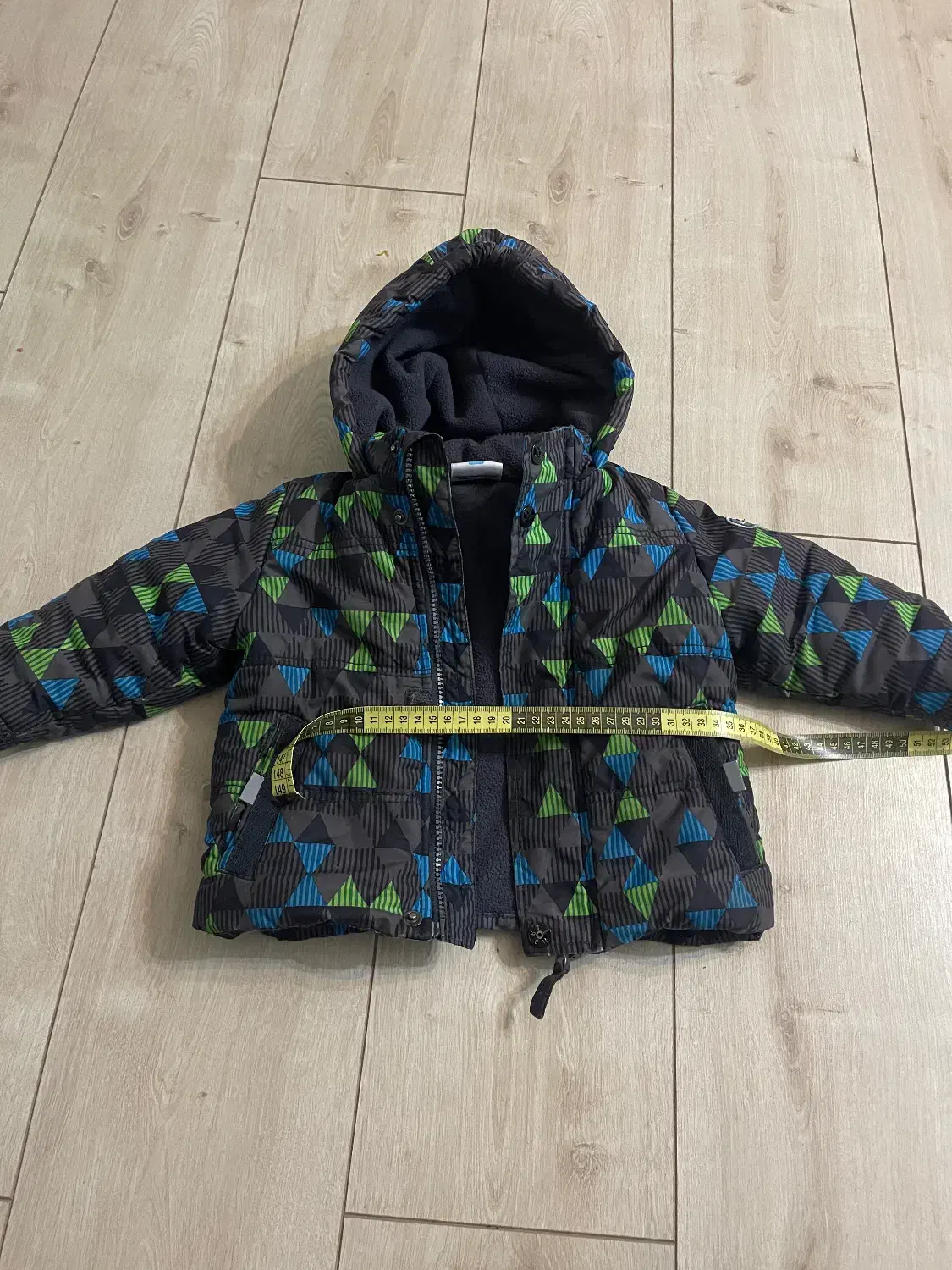 کاپشن|کفش و لباس بچه|تهران, دبستان|دیوار