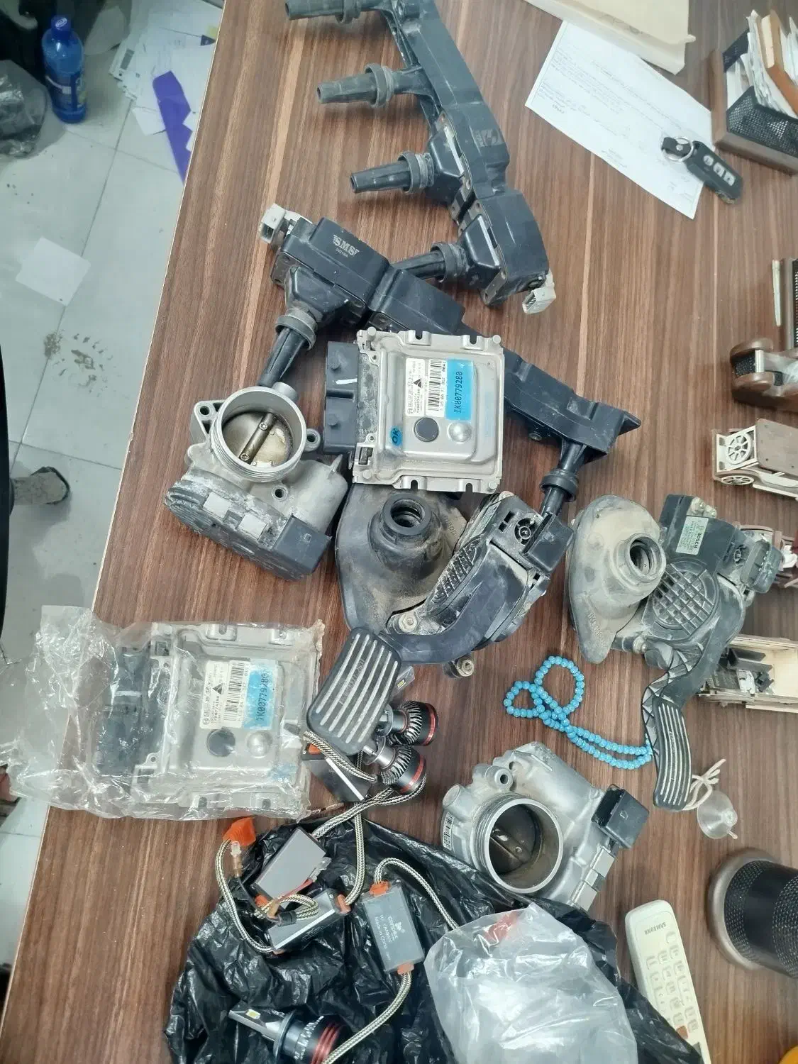 فروش تعدادی قطعات استوک و هدلایت|قطعات یدکی و لوازم جانبی|برازجان, |دیوار