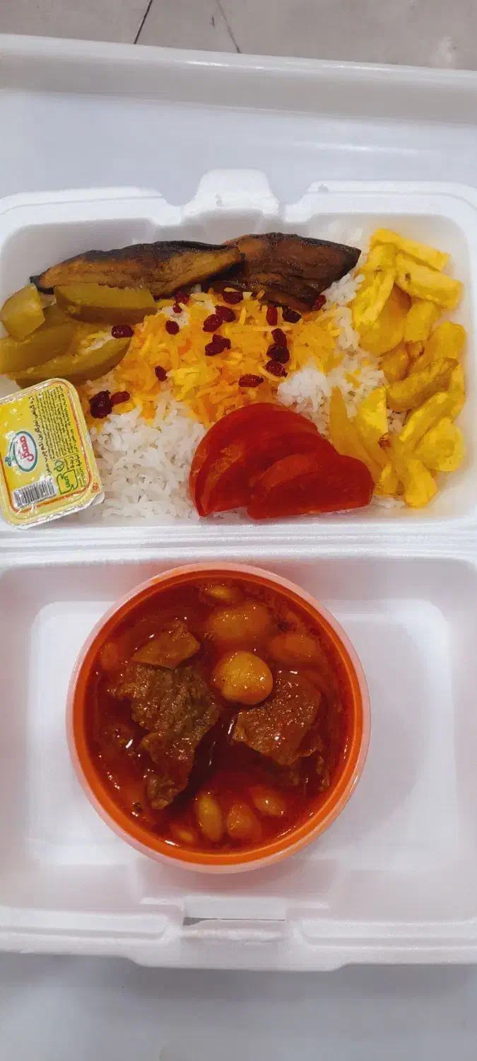 یک شاگرد تا ۱۷ ساله برای غذا خوری|استخدام خدمات فروشگاه و رستوران|ارومیه, |دیوار