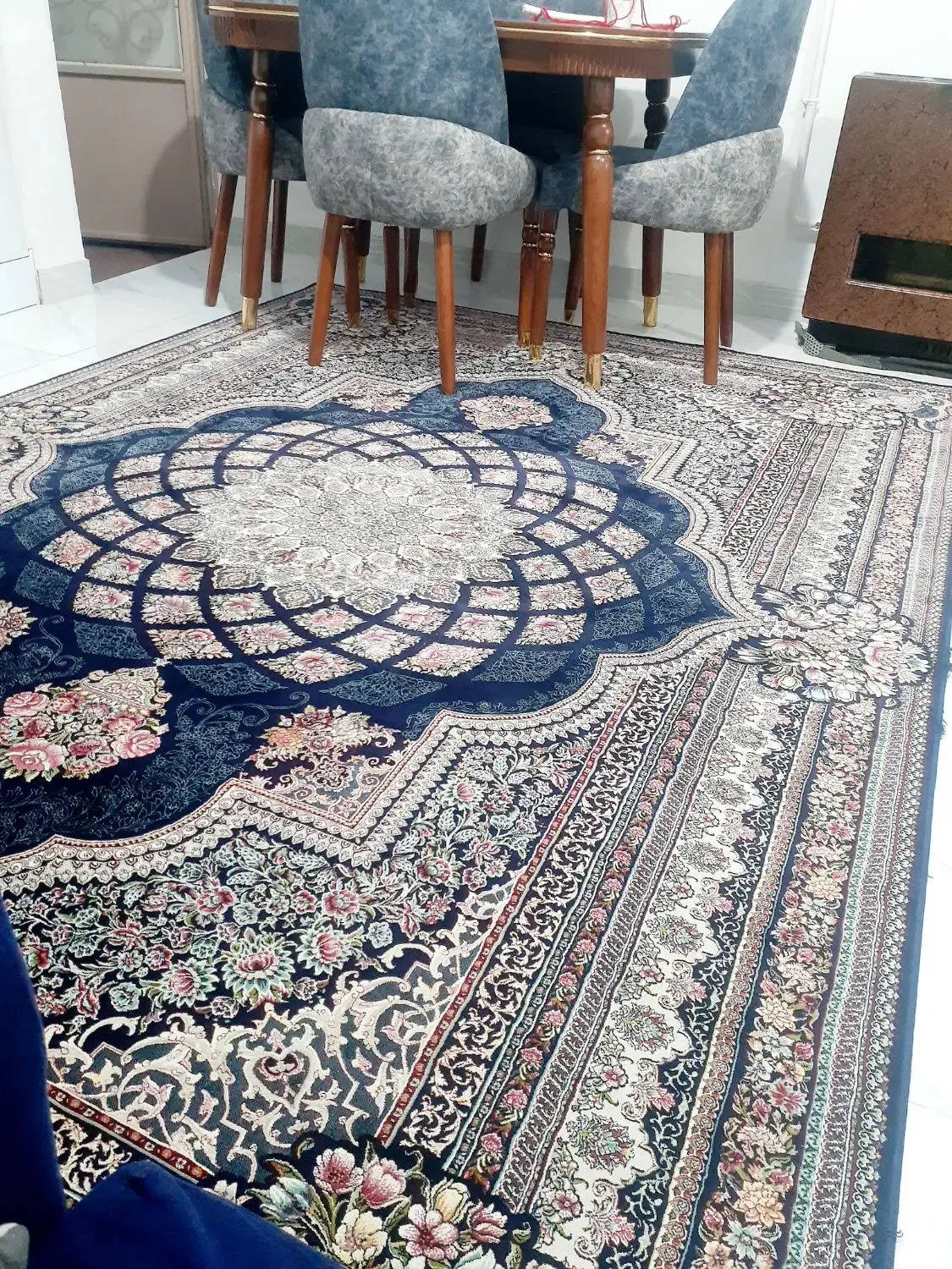 دوعددفرش شیش متری|فرش|رشت, عینک|دیوار