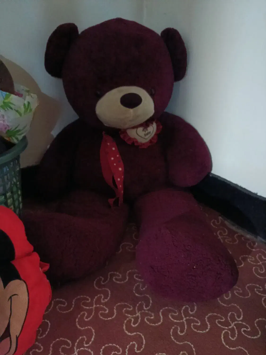 عروسک|اسباب‌بازی بچه|مسجد سلیمان, |دیوار