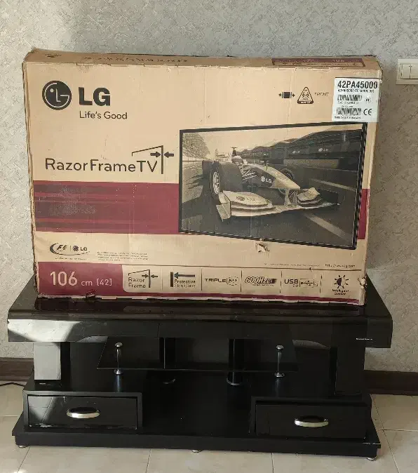 تلویزیون ۴۲ اینچ ال جی|تلویزیون و پروژکتور|صدرا-فارس, فاز ۱|دیوار