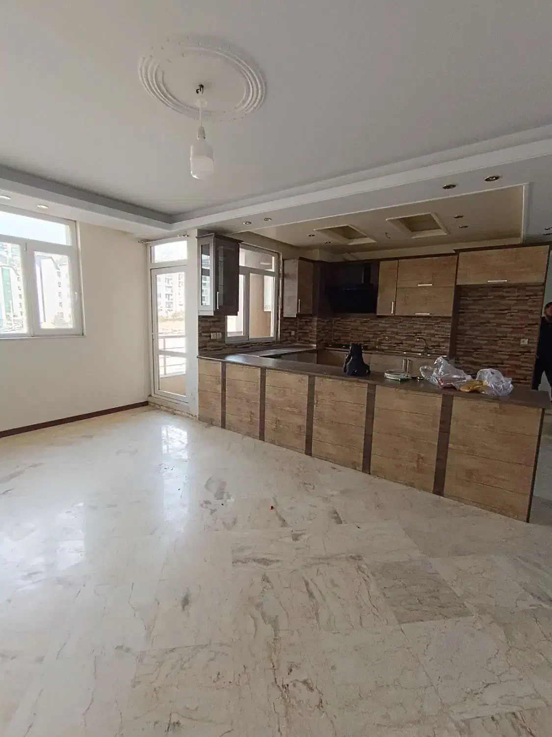 135متر 3 خواب تک واحدی سعادت آباد