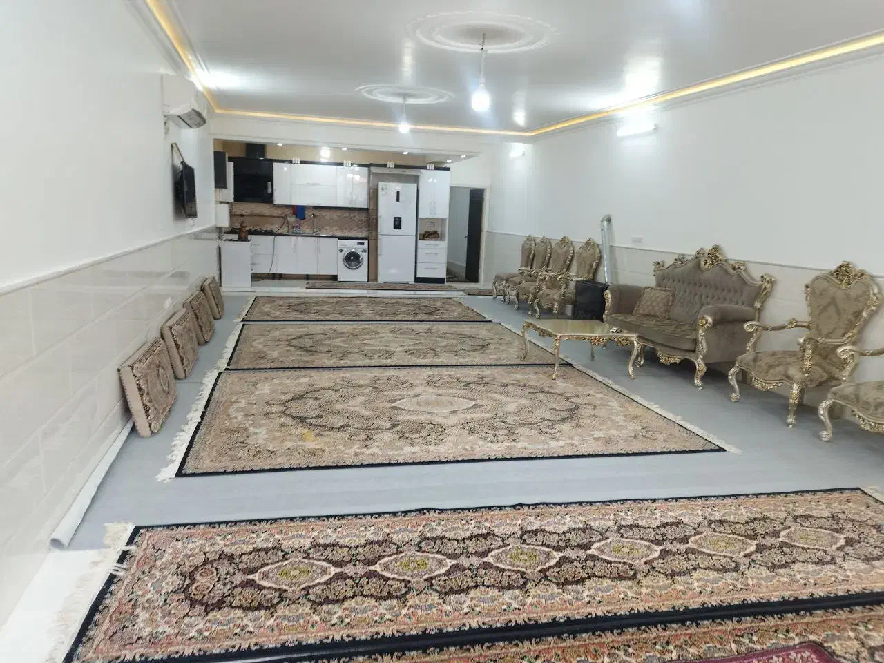 منزل نوساز همکف جلوی درب مسجدجمکران بر خیابان|اجارهٔ کوتاه‌مدت آپارتمان و سوئیت|قم, جمکران|دیوار