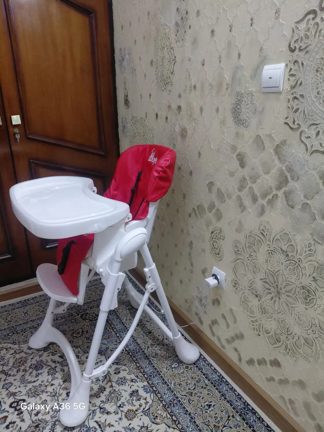 صندلی غذای کودک|تخت و صندلی بچه|بومهن, |دیوار