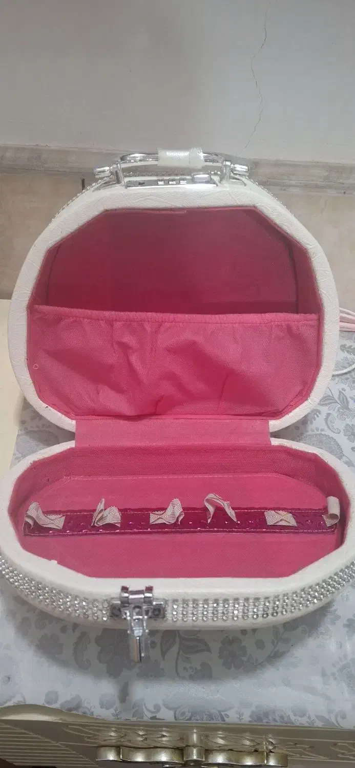 جعبه ارایش|آرایشی، بهداشتی، درمانی|قم, جوی شور|دیوار