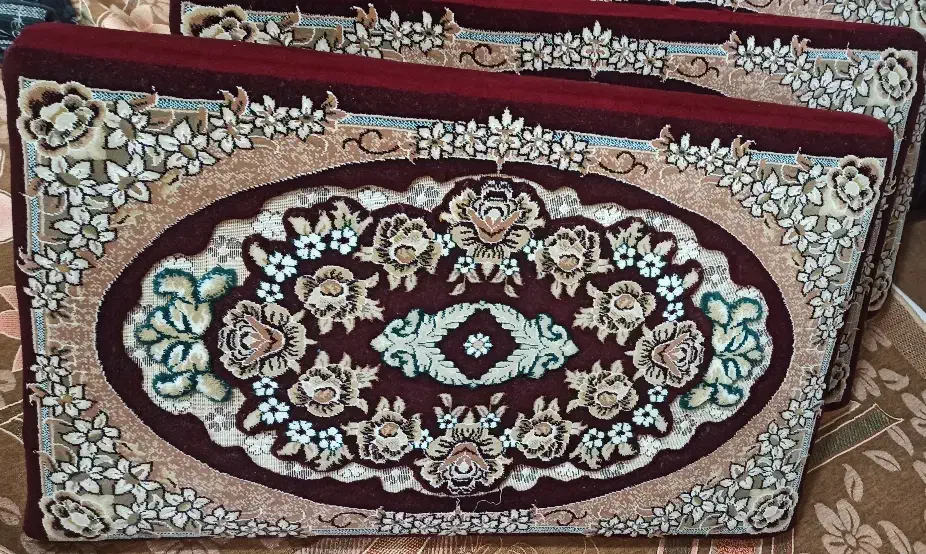 ۴ عدد پشتی طرح برجسته|پشتی|رباطکریم, رباطکریم|دیوار