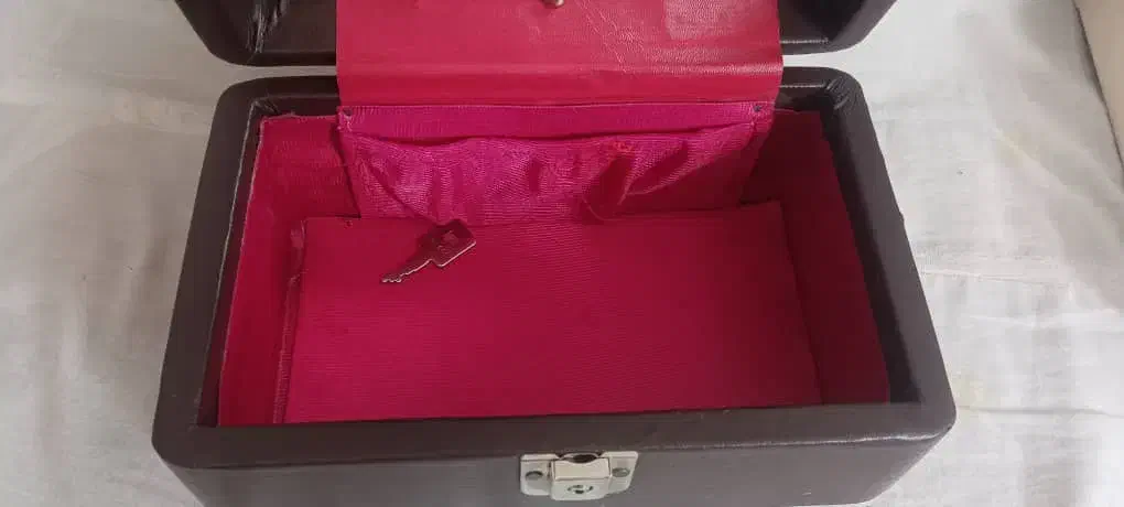 بیا ببین تنوع زیاد هست|ساعت|جهرم, |دیوار