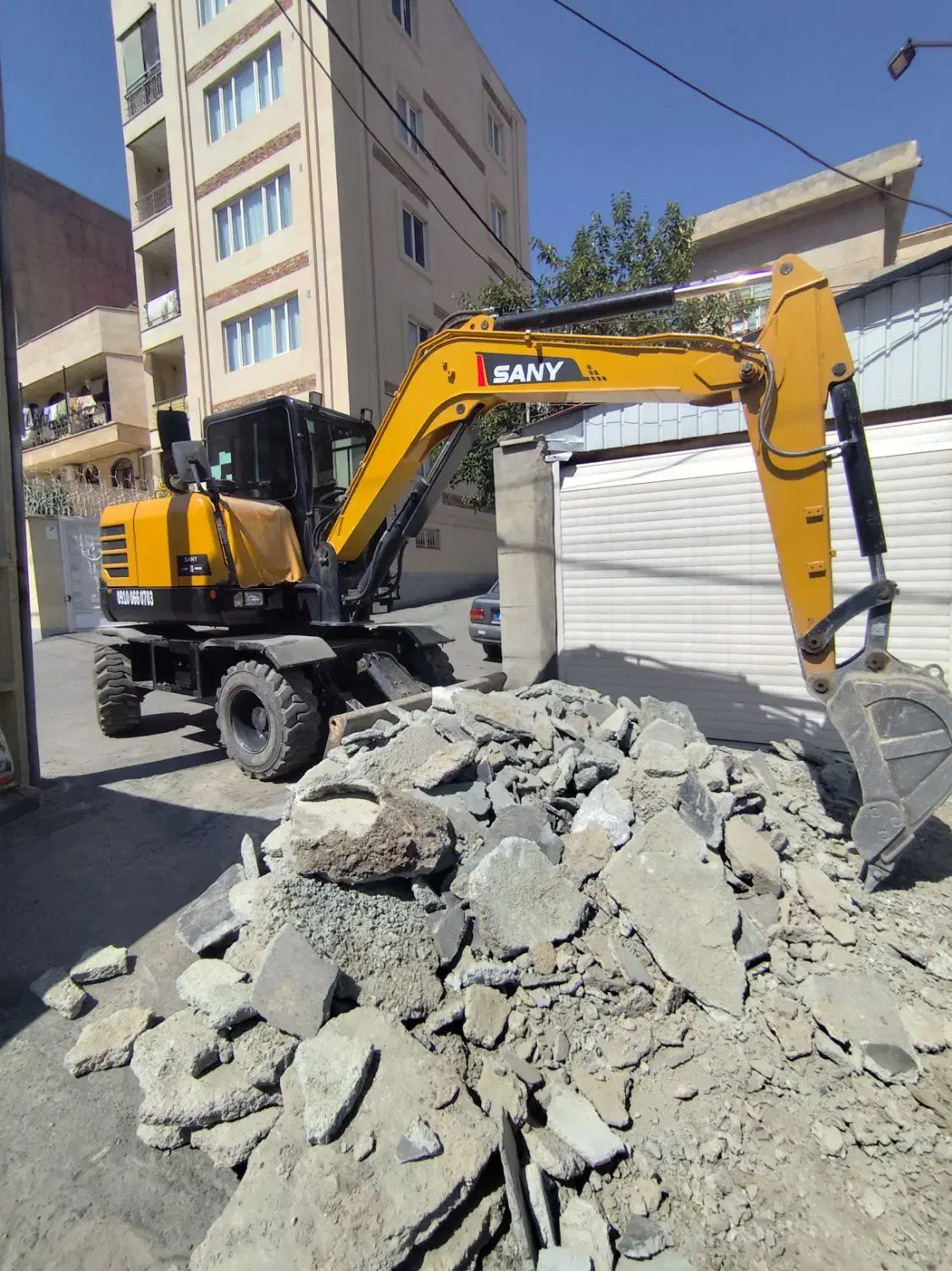 فروش مینی بیل لاستیکی سانی۶۵|خودرو سنگین|سنندج, |دیوار