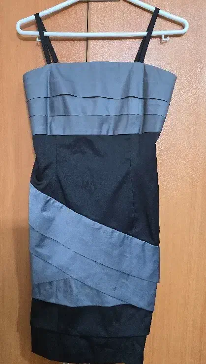 فروش ۵ دست لباس مجلسی بسیار تمیز|لباس|اصفهان, قلعه طبره|دیوار