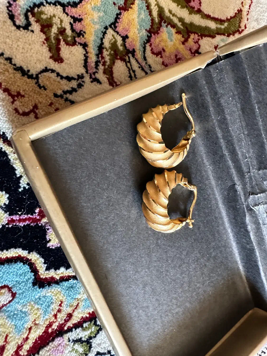 فروش ۳۰ گرم طلا در حد نو و بسیار شیک|جواهرات|شیراز, شهرک گلدشت حافظ‎|دیوار