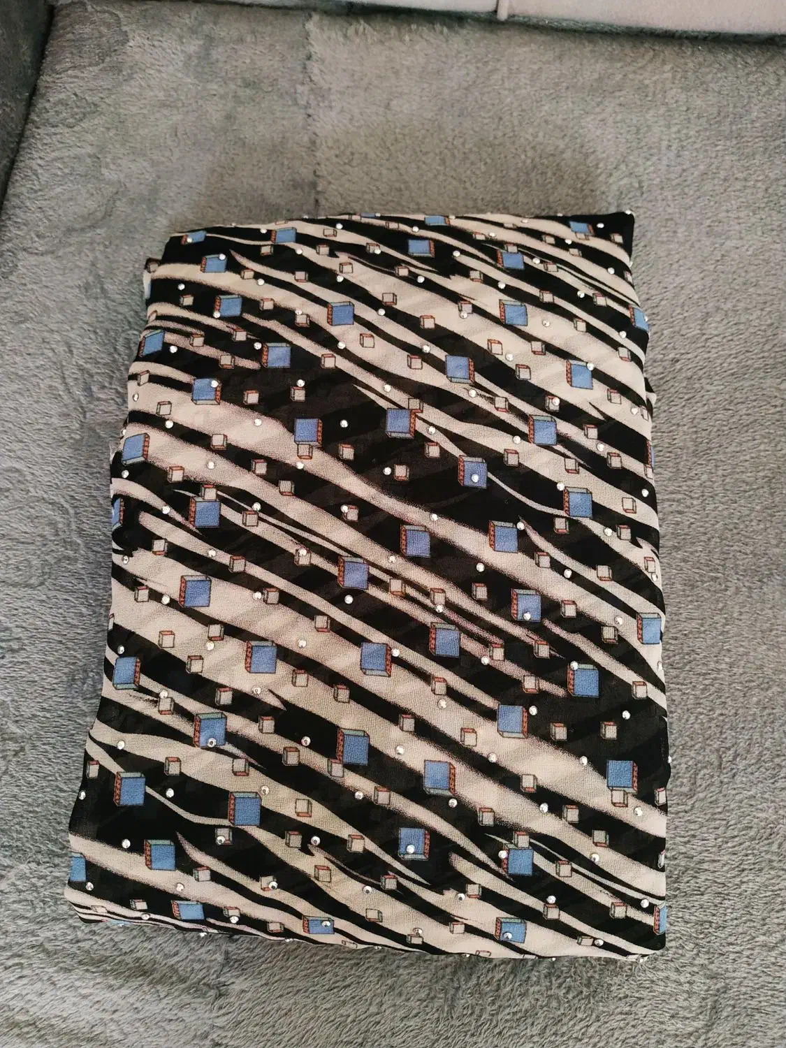 پشتوین و قواره|لباس|سقز, |دیوار