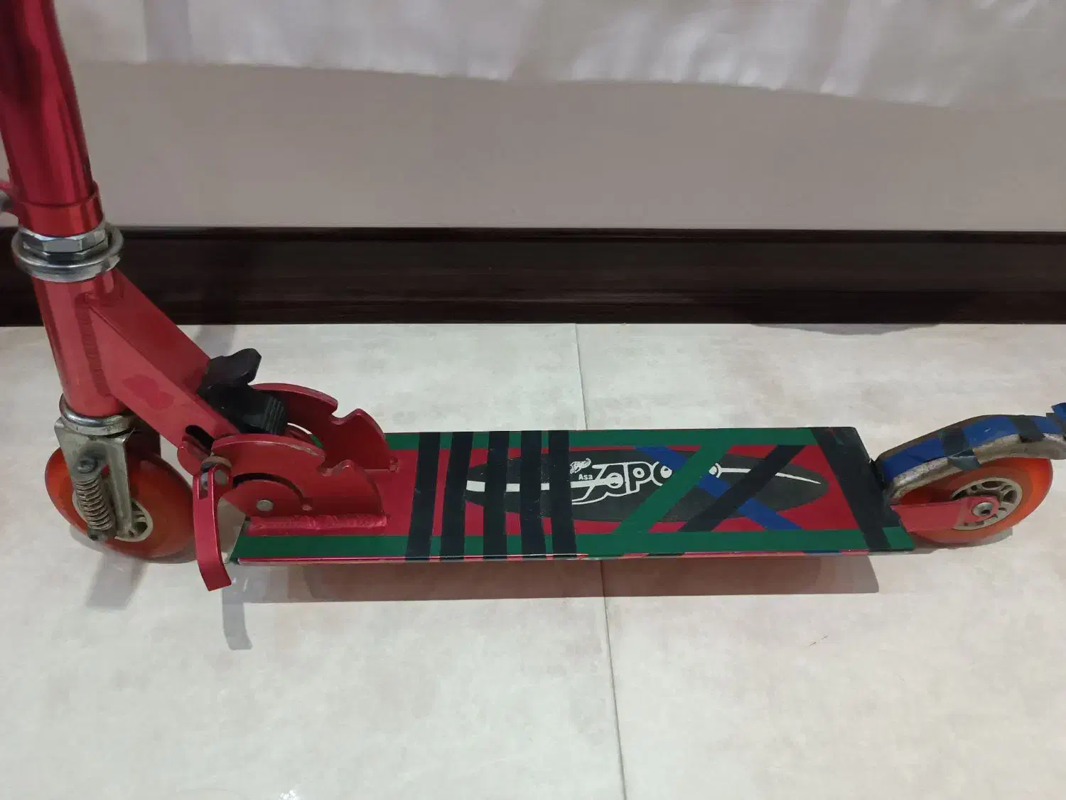 اسکوتر آلومینیومی حرفه ای|دوچرخه، اسکیت، اسکوتر|آمل, |دیوار