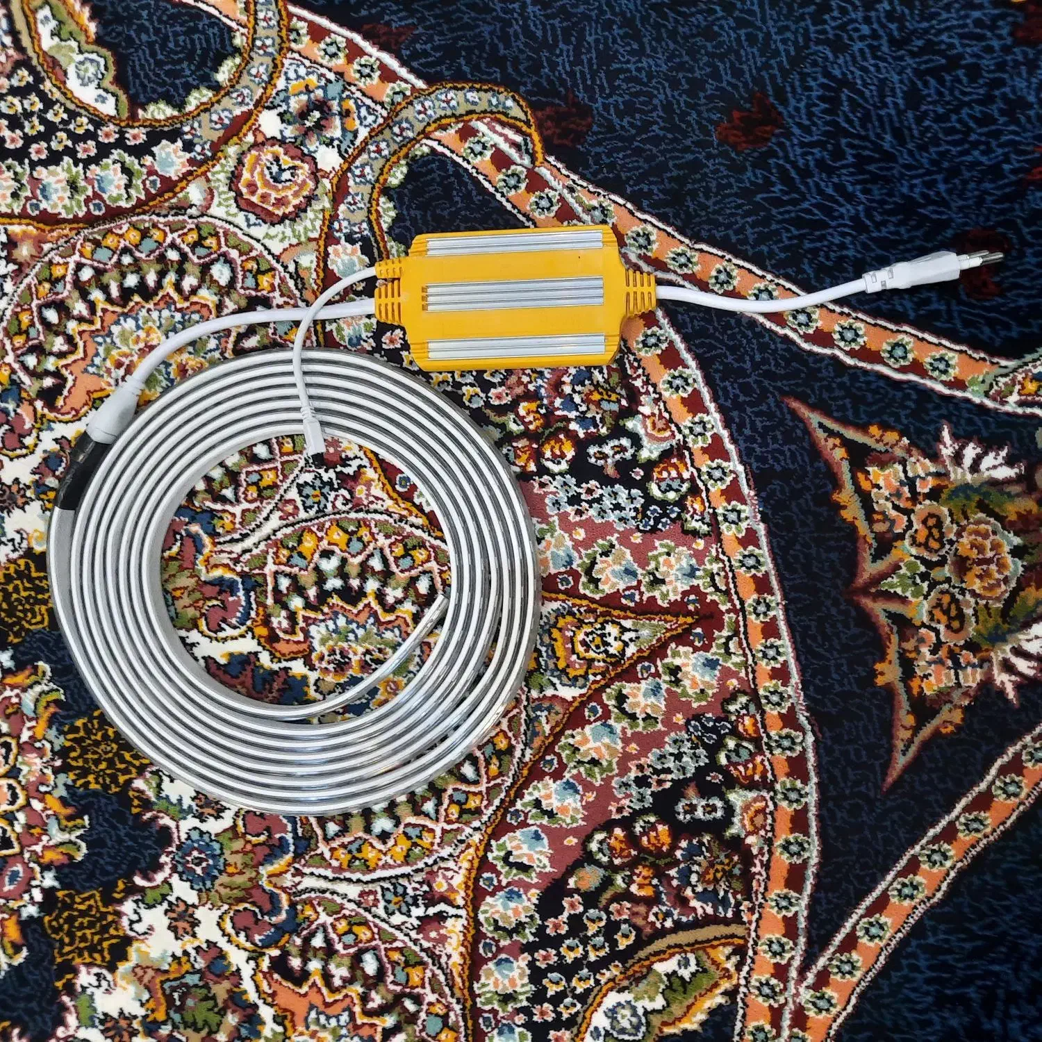 ریسه هفت رنگ|ریسه و چراغ تزئینی|هشتگرد, فاز ۲ مهستان|دیوار