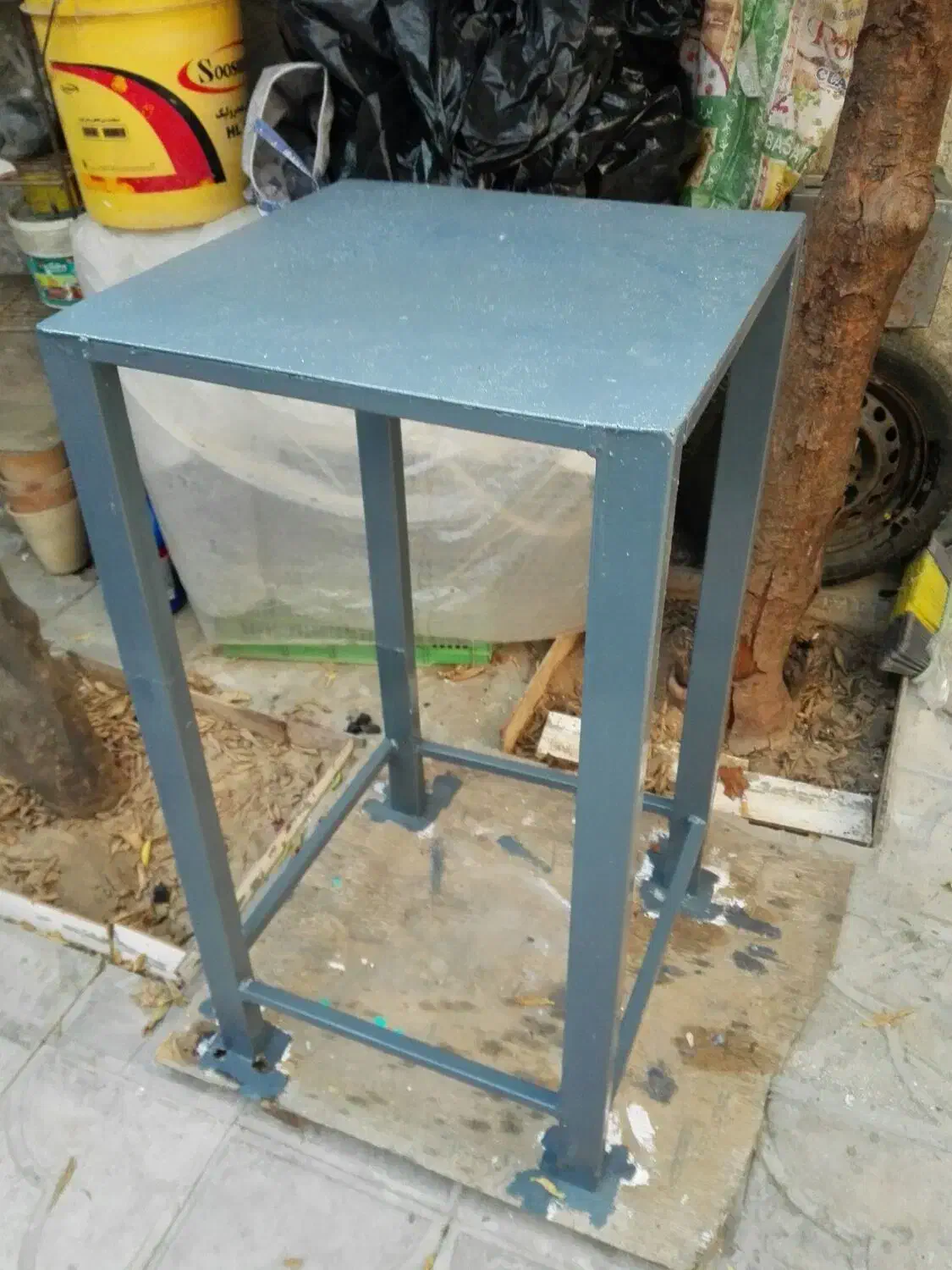 چهارپایه فلزی|صندلی و نیمکت|شیراز, پودنک|دیوار