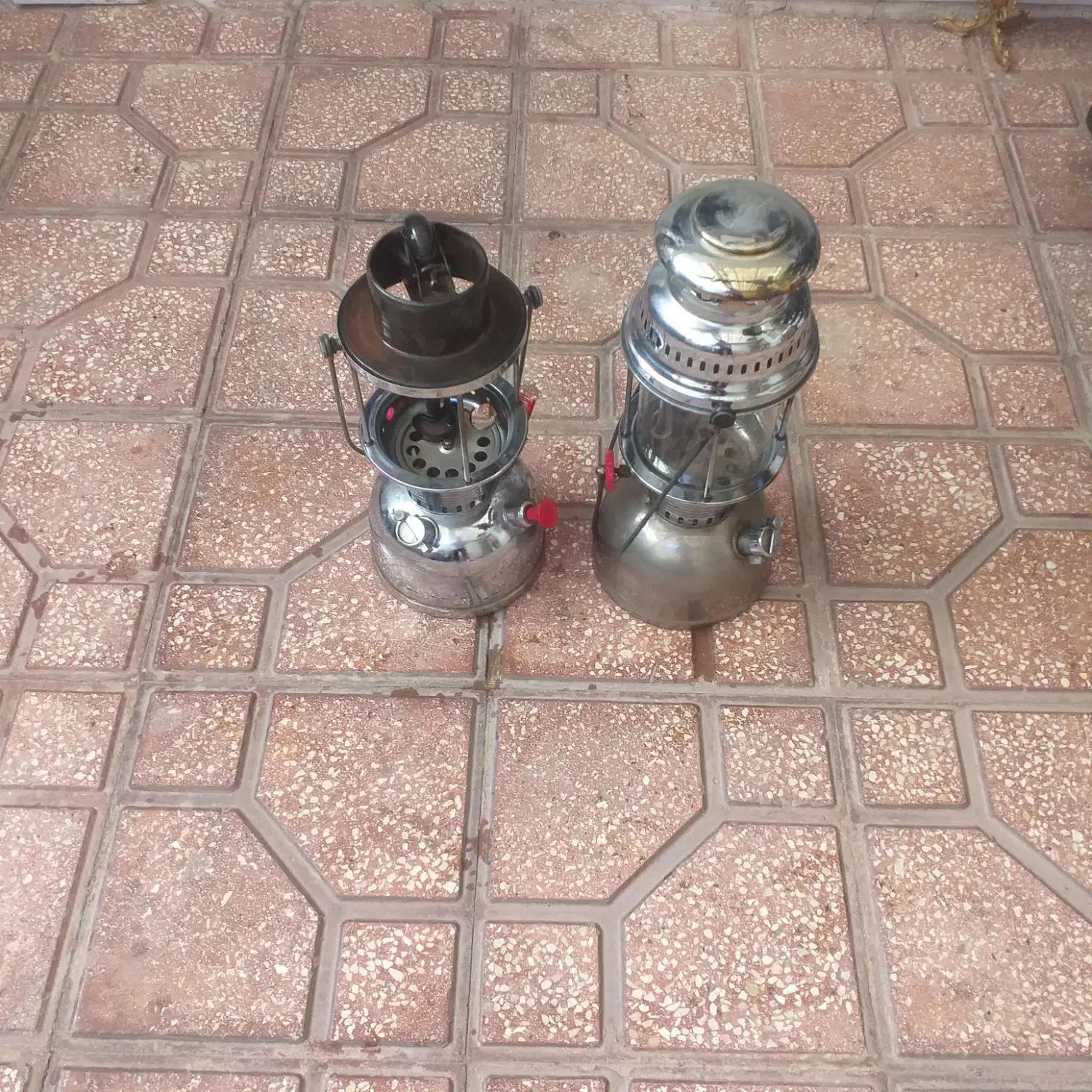 چراغ زنبوری|کلکسیون اشیاء عتیقه|اقبالیه, |دیوار