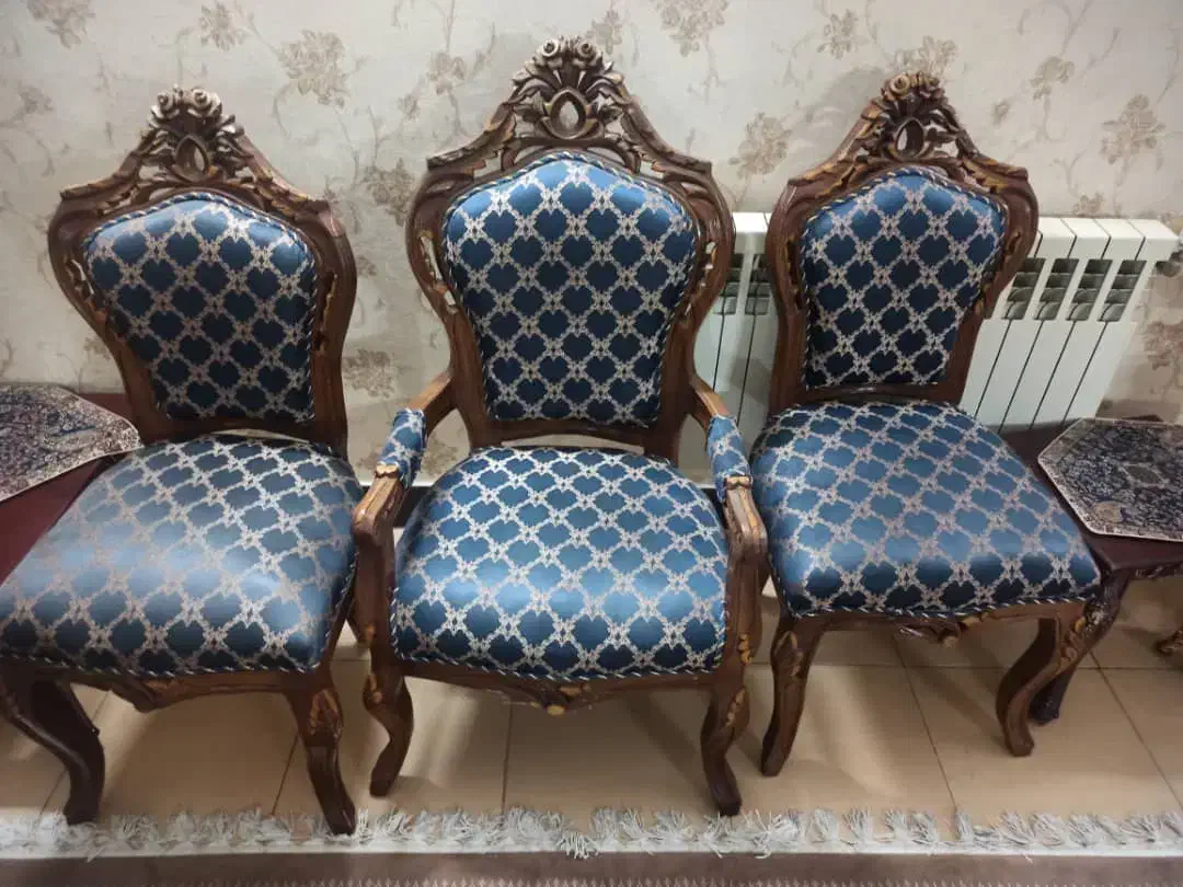 مبل کلاسیک ۹ نفره با چوب گردو|مبلمان خانگی و میز عسلی|شاهینشهر, شهرک میلاد|دیوار