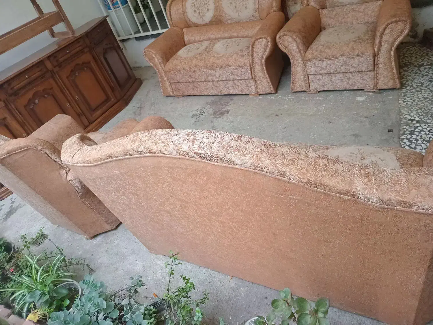 یک دستگاه مبل ۷نفره|مبلمان خانگی و میز عسلی|قائمشهر, |دیوار