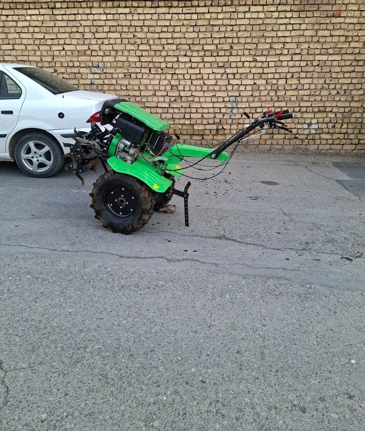 تیلرگلداسپیرینگ ۱۰ اسب|خدمات باغبانی و درختکاری|فولادشهر, زاینده رود|دیوار