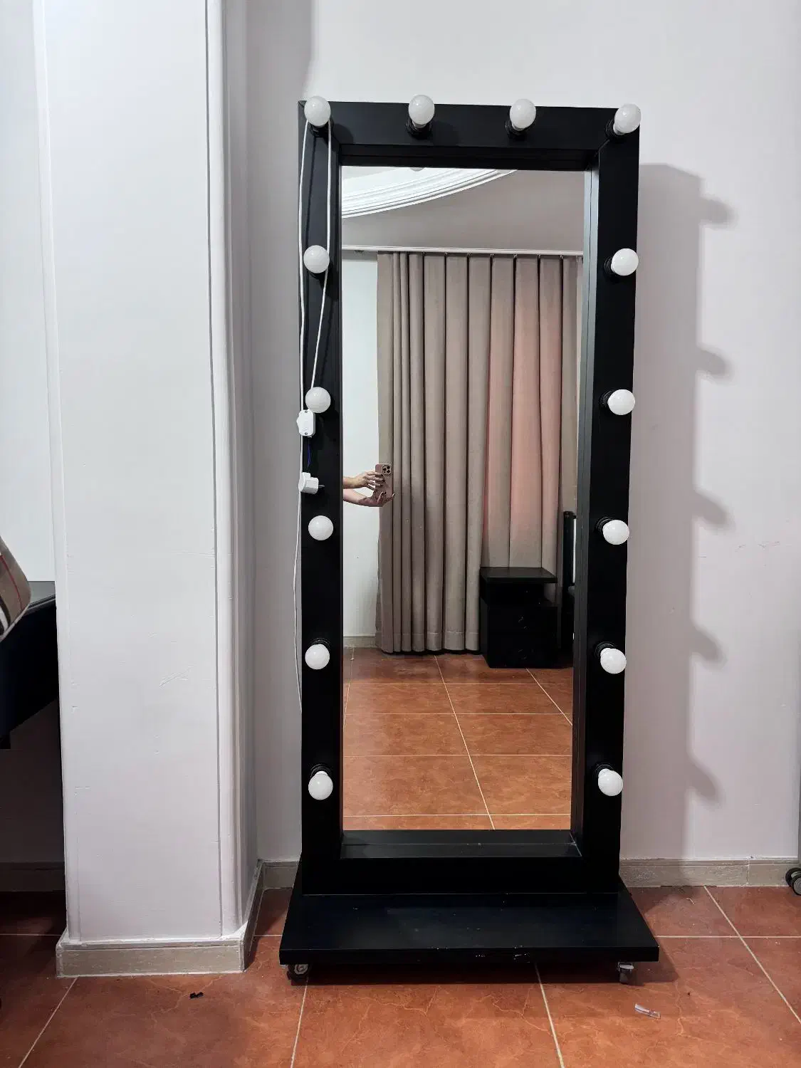 فروش میز و آینه و پاتختی|مبلمان خانگی و میز عسلی|لنگرود, |دیوار