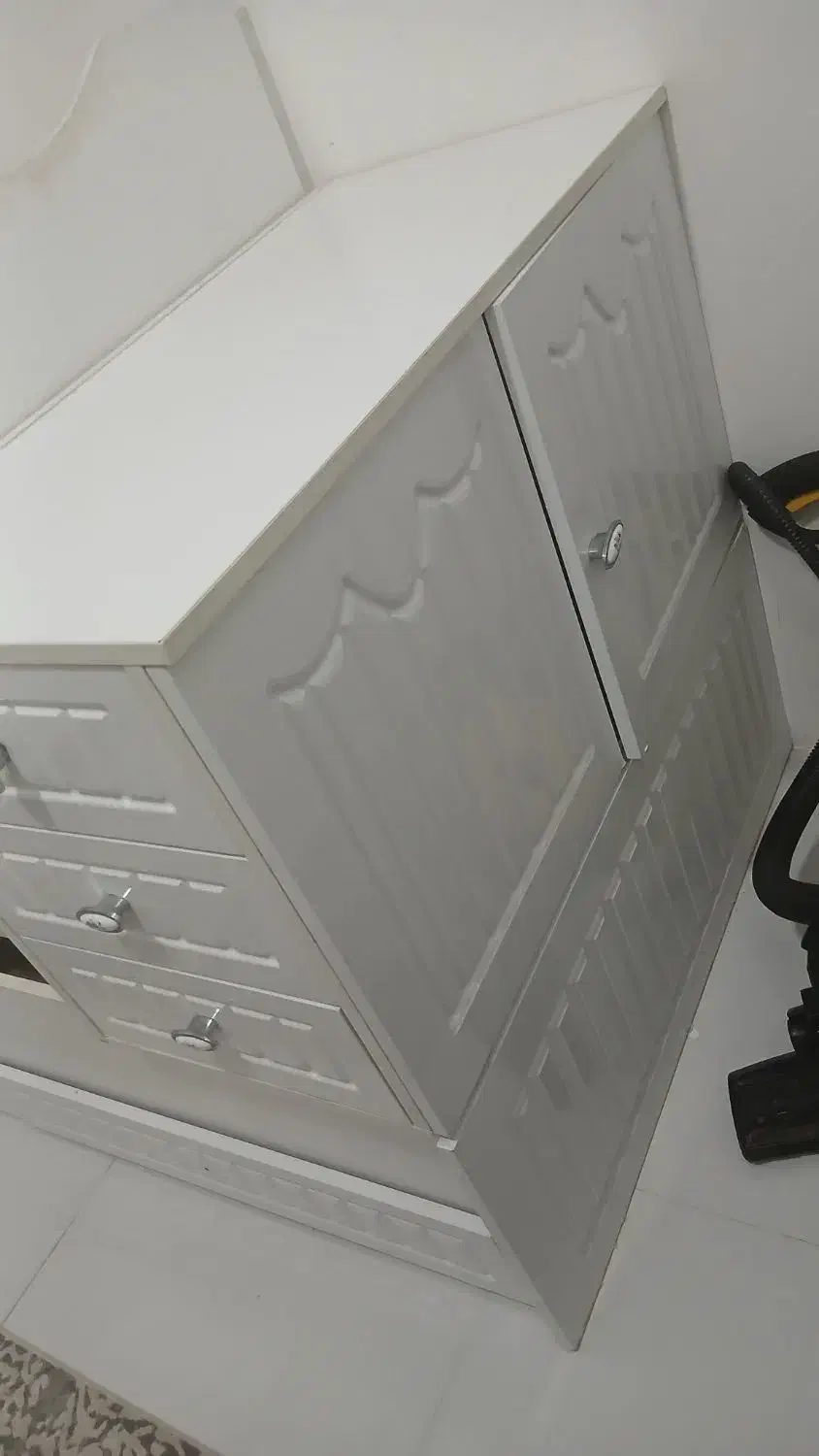 تخت سه کاره|تخت و سرویس خواب|اقبالیه, |دیوار