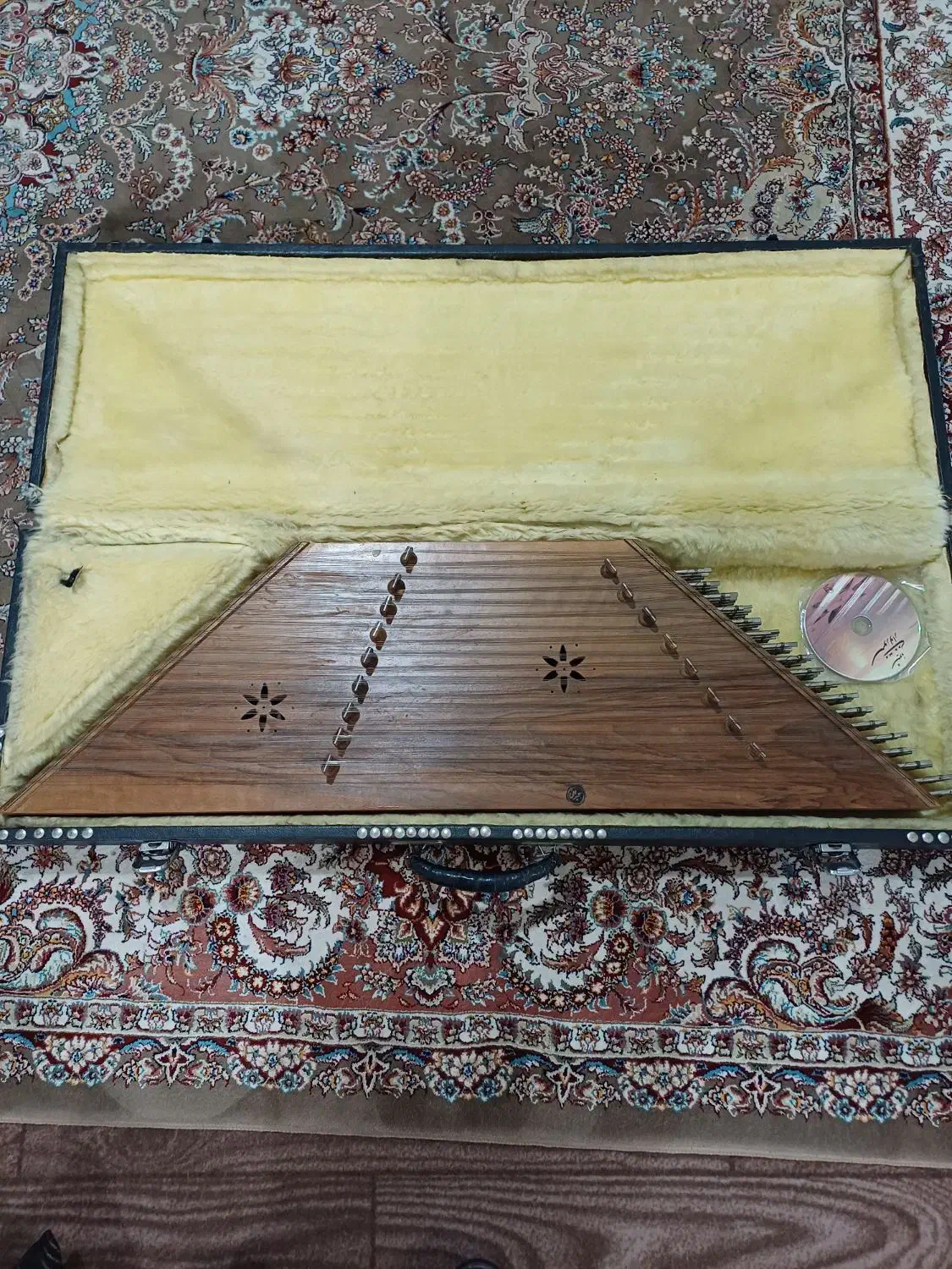 سنتور براهویی|سازهای سنتی|پاکدشت, پاکدشت (مامازند)|دیوار