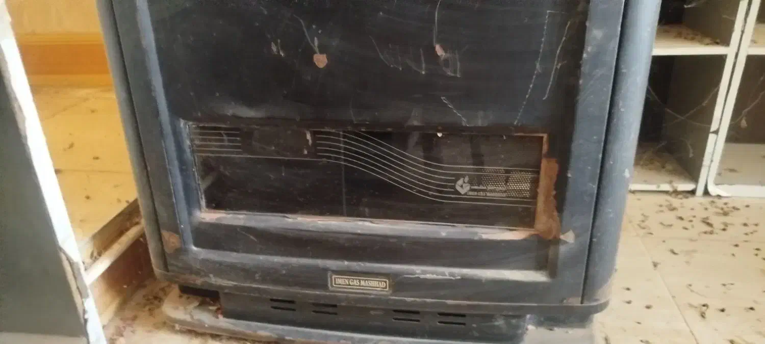 بخاری نفتی قدیمی|بخاری، هیتر، شومینه|سده (خراسان جنوبی), |دیوار