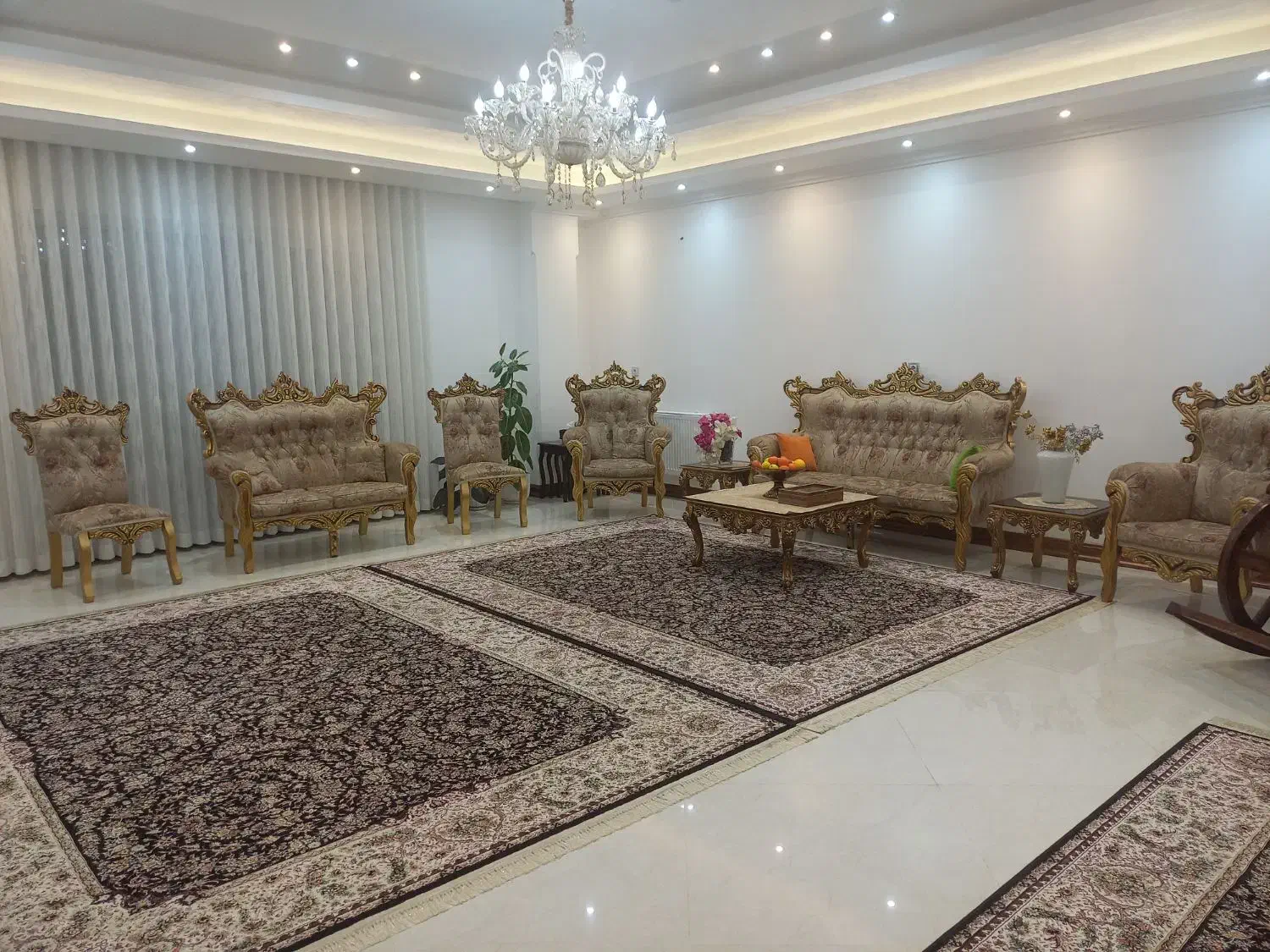 مبلمان سلطنتی|مبلمان خانگی و میز عسلی|قائم‌شهر, |دیوار