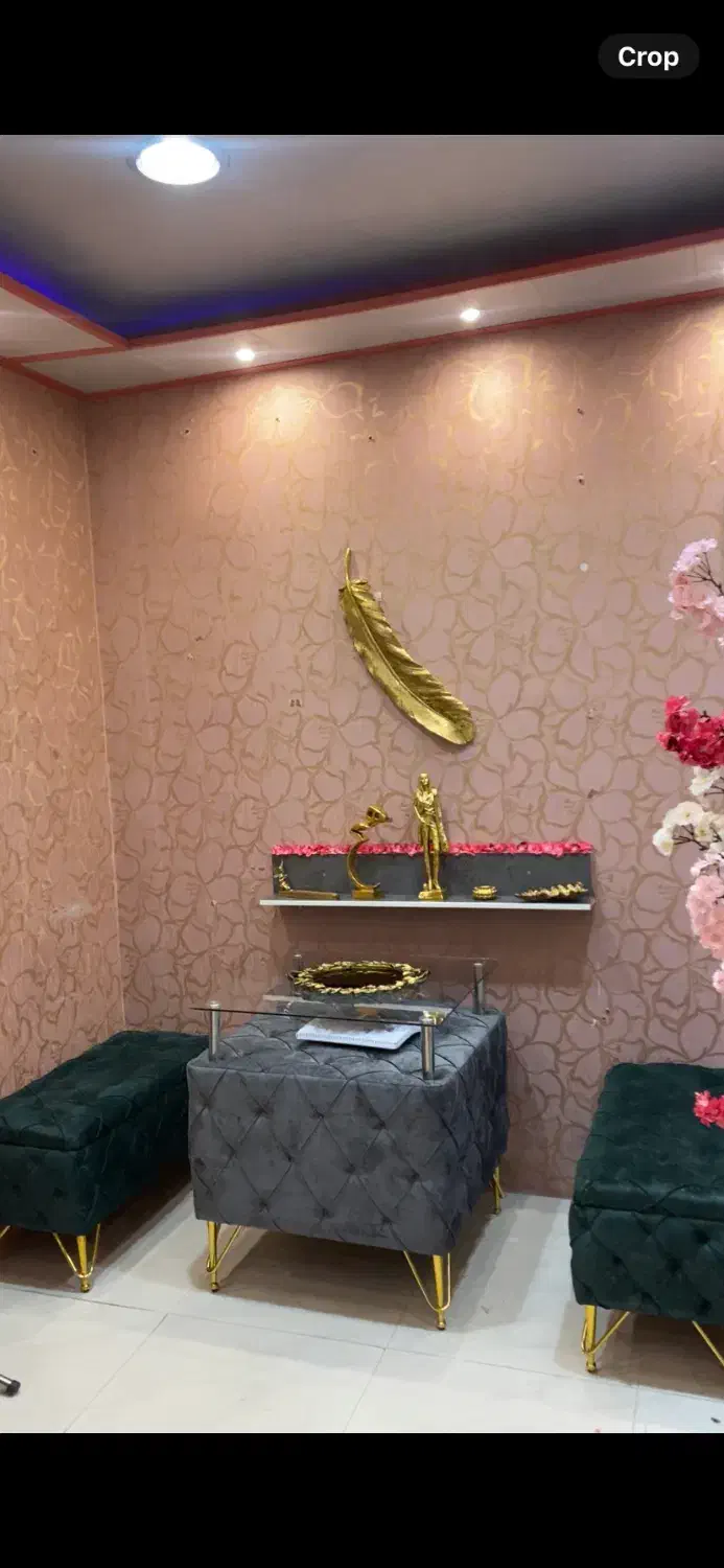 میز و دو عدد پاف|مبلمان خانگی و میز عسلی|تبریز, |دیوار