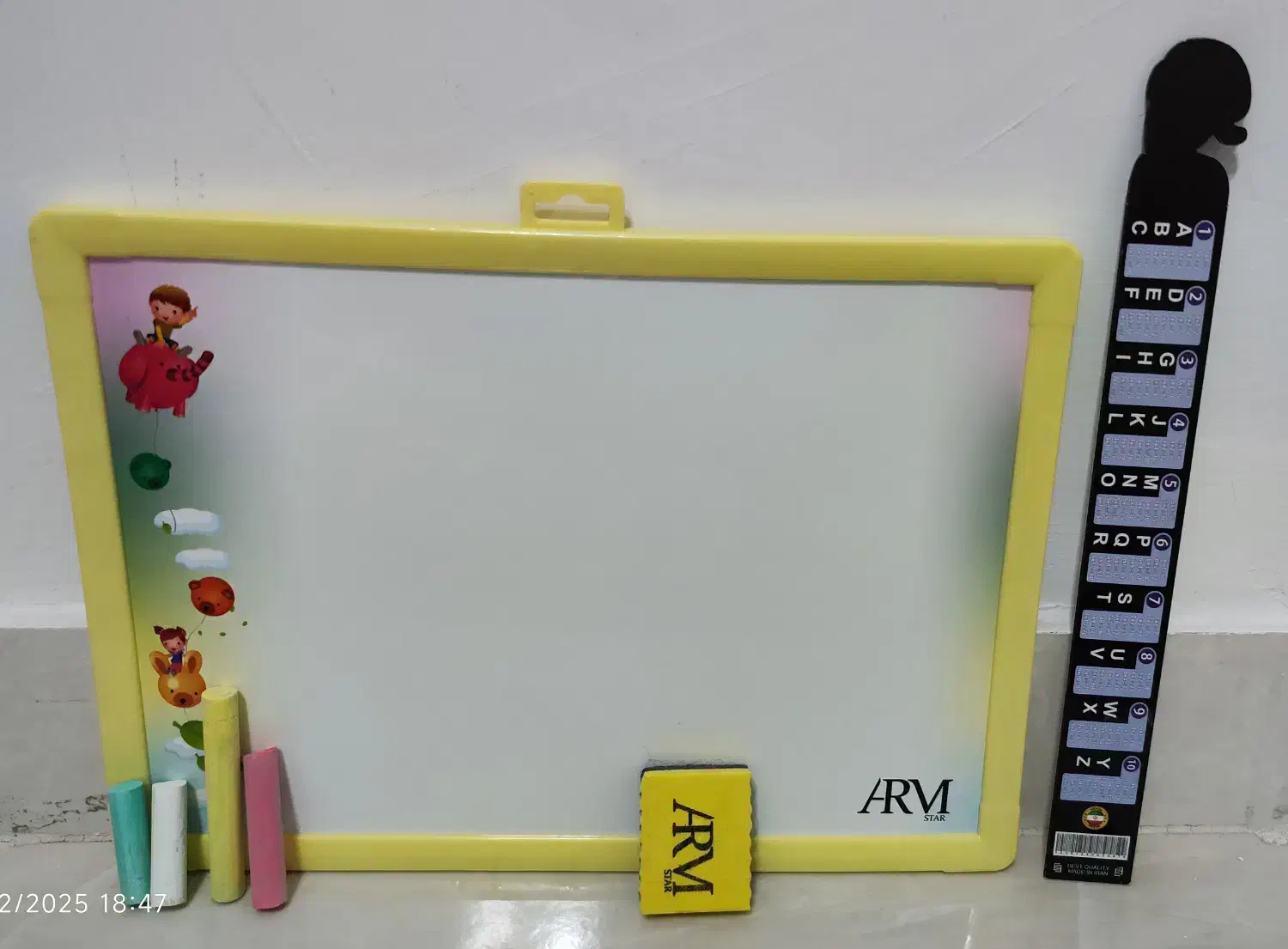 تخته و چهار رنگ گچ و خط‌کش و تخته پاک کن|لوازم التحریر|مشهد, امیریه|دیوار