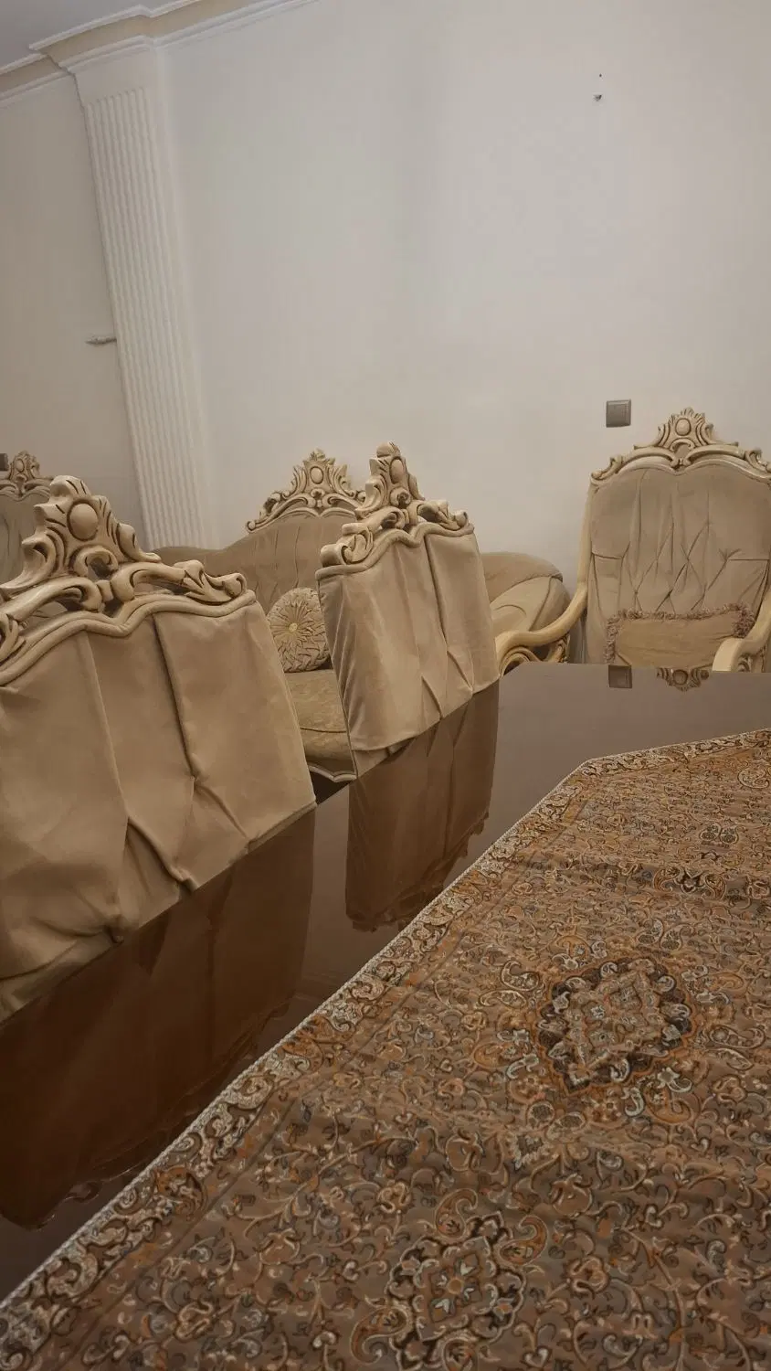 فروش مبل  ۷ نفره و میز ناهار خوری  ۸ نفره|مبلمان خانگی و میز عسلی|تهران, آهنگ|دیوار