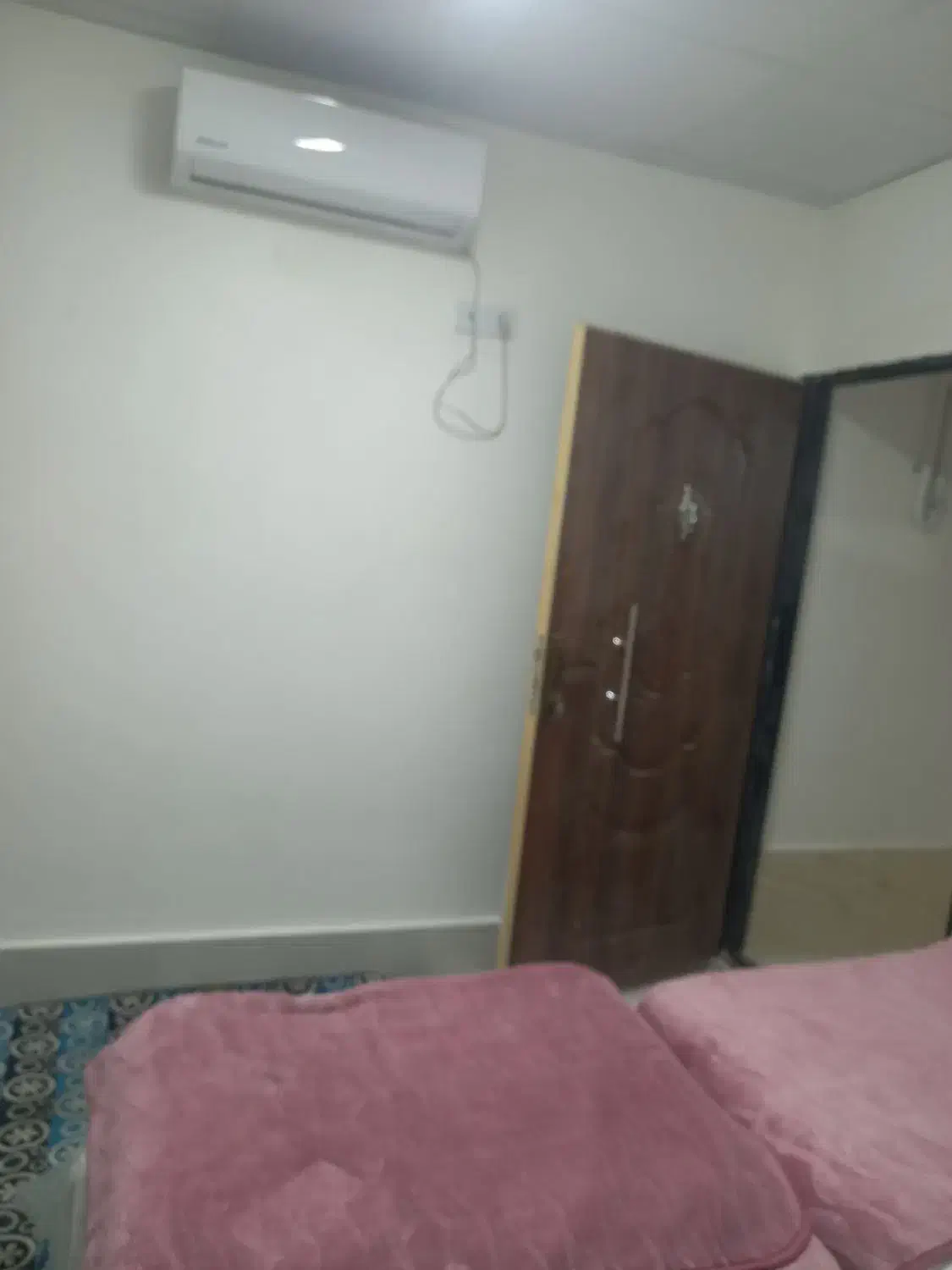 سوئیت نزدیک حرم دودقیقه فاصله باحرم درب باب الجواد|اجارهٔ کوتاه‌مدت آپارتمان و سوئیت|مشهد, آیت الله خامنه‌ای|دیوار