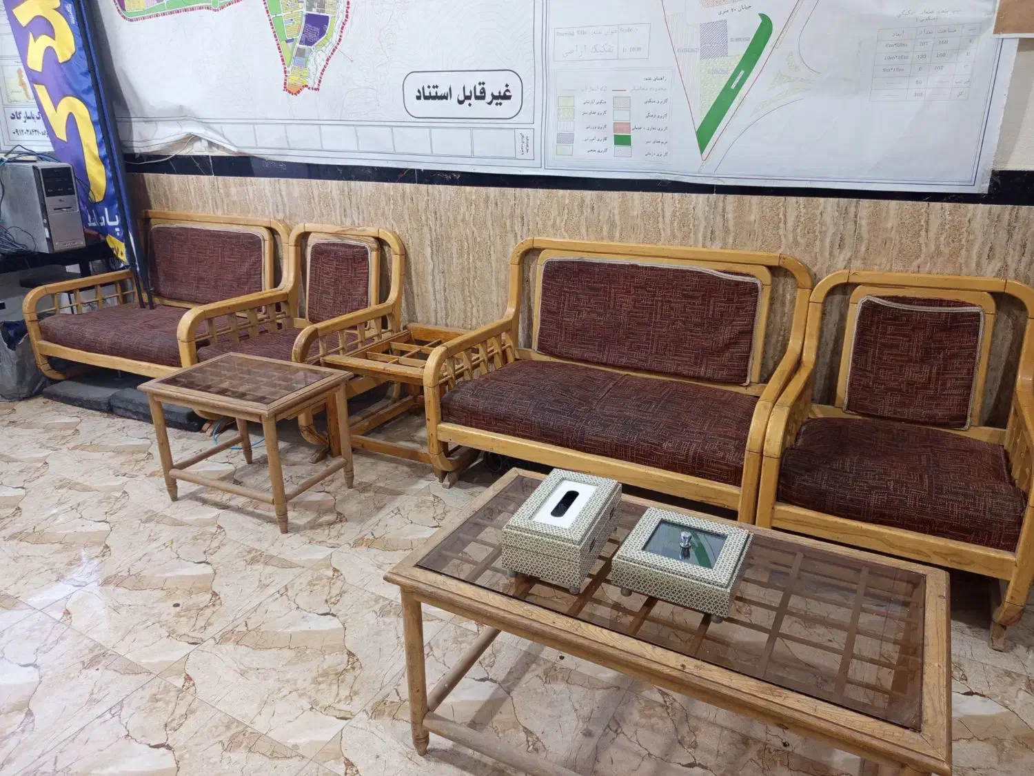 مبلمان دفتری چوبی 6نفری با به دوتا میزعسلی|مبلمان اداری|مشگین شهر, |دیوار