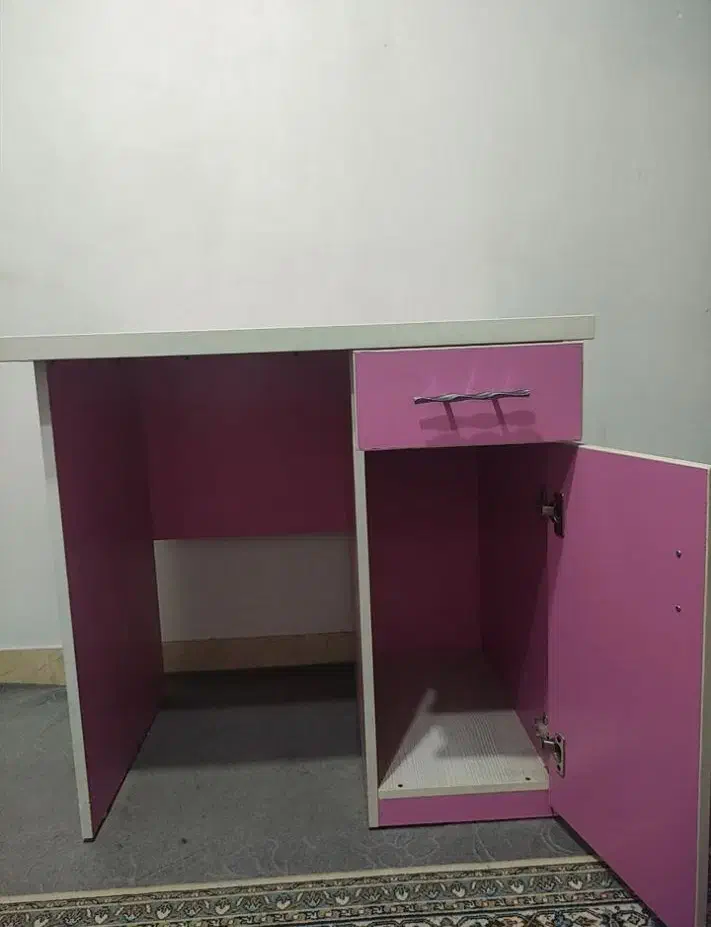 میز تحریر|میز تحریر و کامپیوتر|لاهیجان, بازکیاگوراب|دیوار