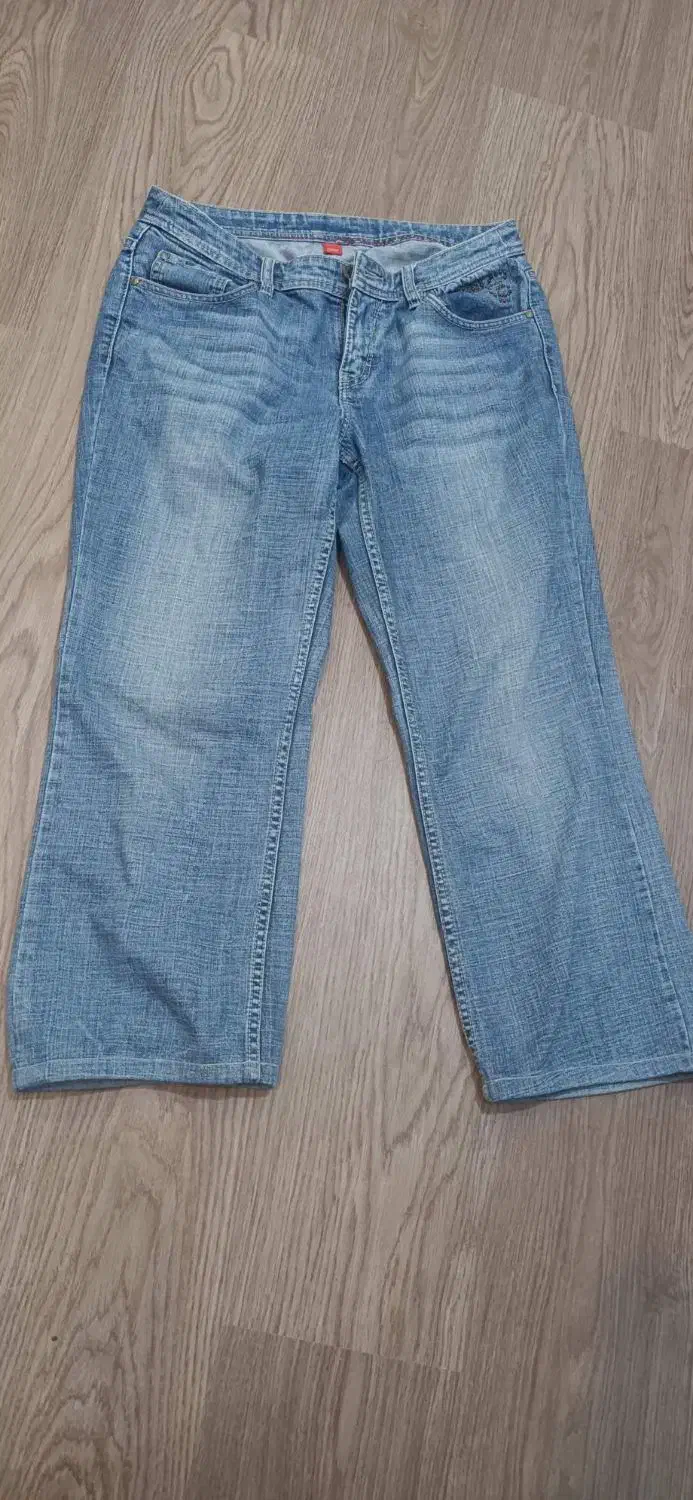 تعدادی لباس|لباس|سنندج, |دیوار