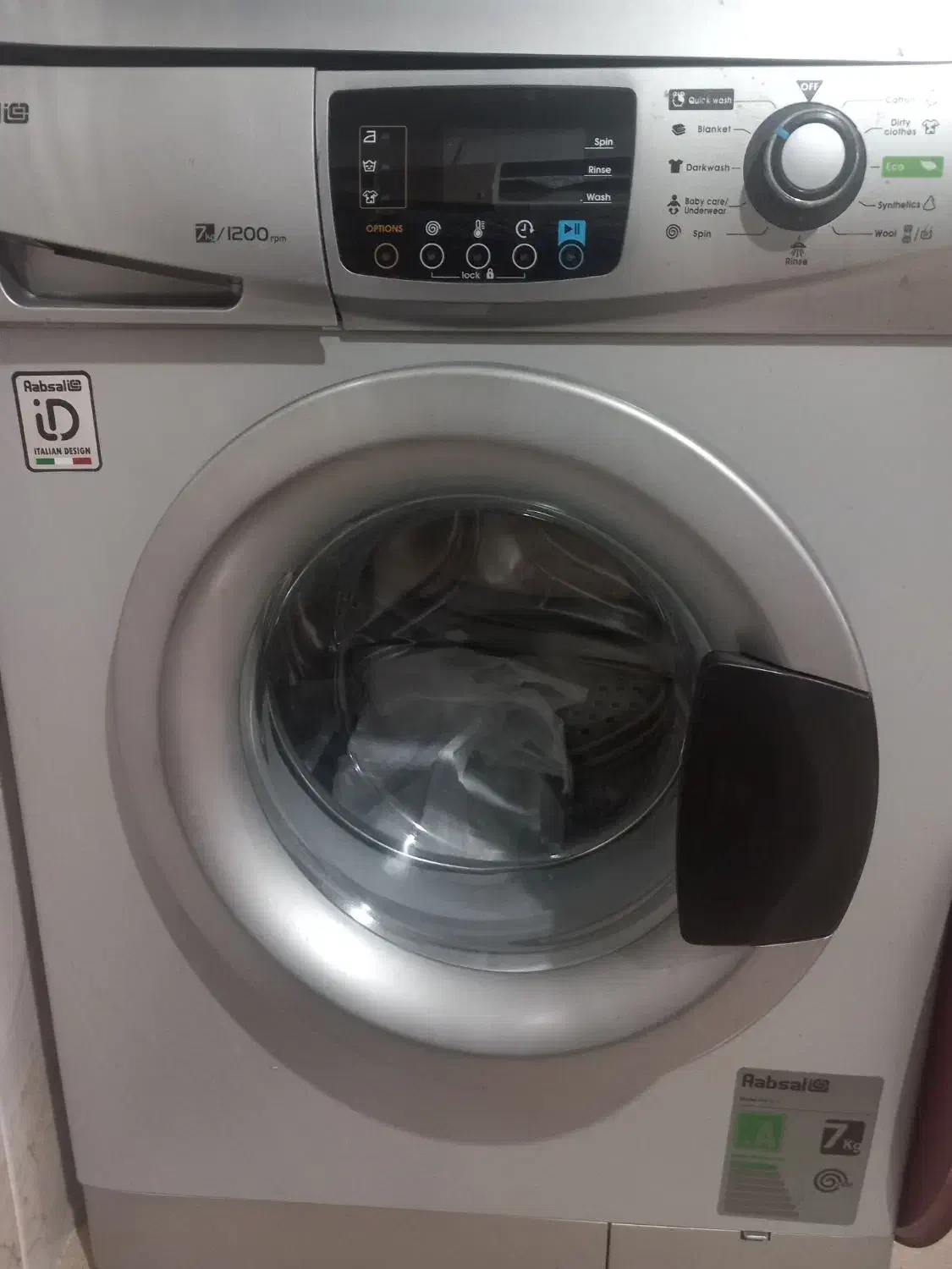 یک ماشین لباسشویی اتومات|ماشین لباسشویی و خشک‌کن لباس|مشهد, خواجه ربیع|دیوار