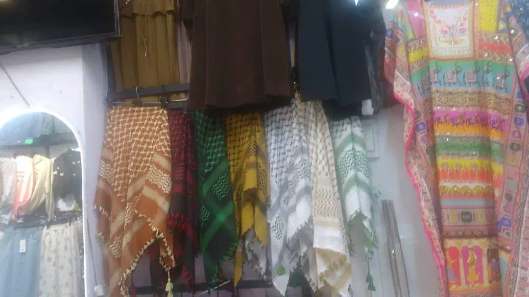 چفیه عمانی|لباس|فسا, |دیوار