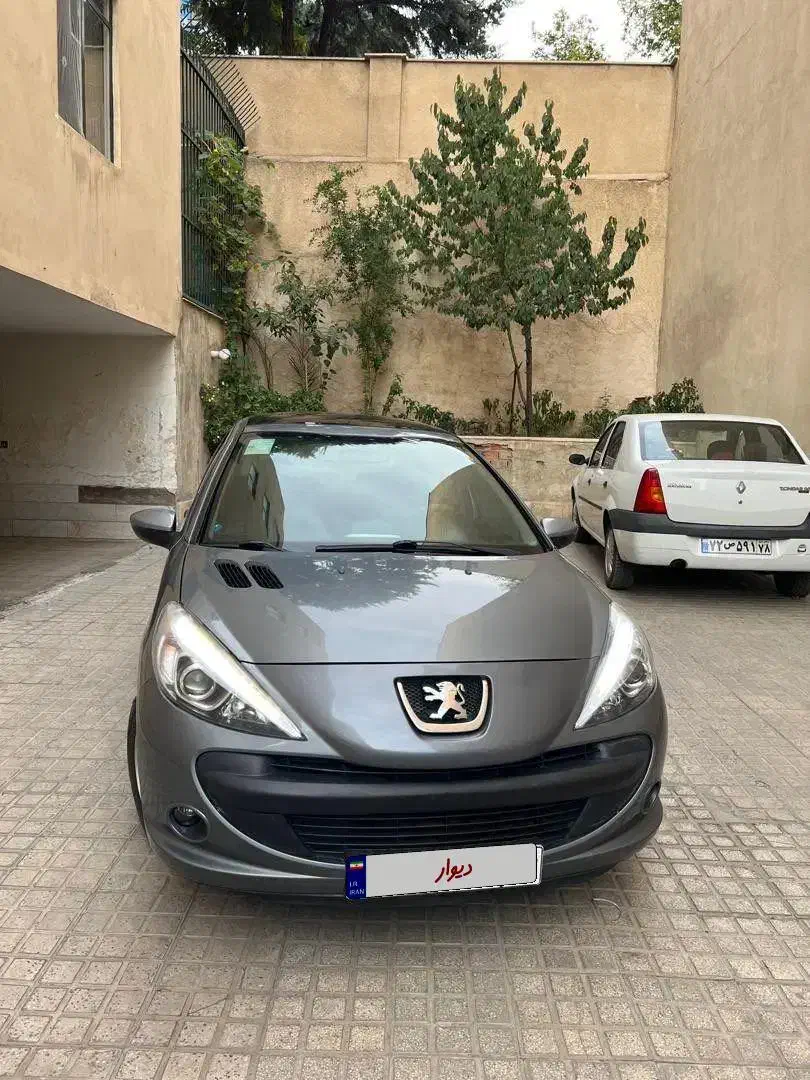 فروش ۲۰۷ دنده ای سقف شیشه ای ۴۰۰ نوک مدادی|خودرو سواری و وانت|فردیس, نگارستان|دیوار