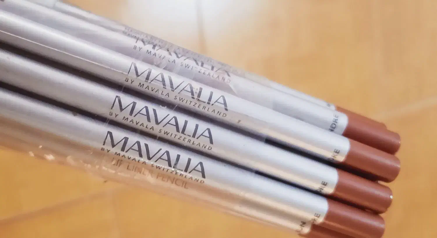 تعدادی مداد خط لب و لوازم ارایش|آرایشی، بهداشتی، درمانی|تهران, مهرآباد جنوبی|دیوار