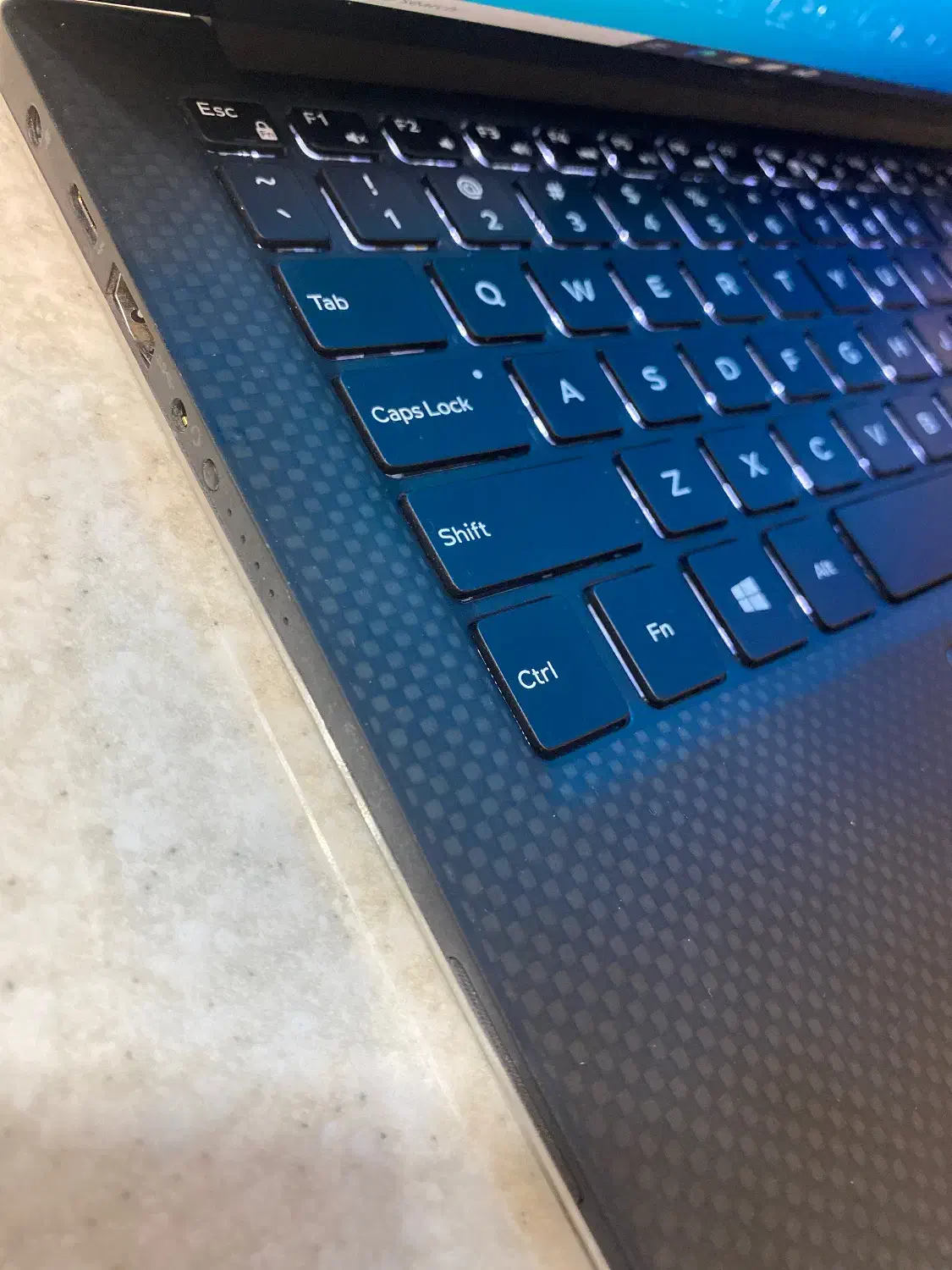 لپتاپ بسیار خاص و شیک و پرقدرتdell xps|رایانه همراه|تهران, فلسطین (میدان انقلاب)|دیوار