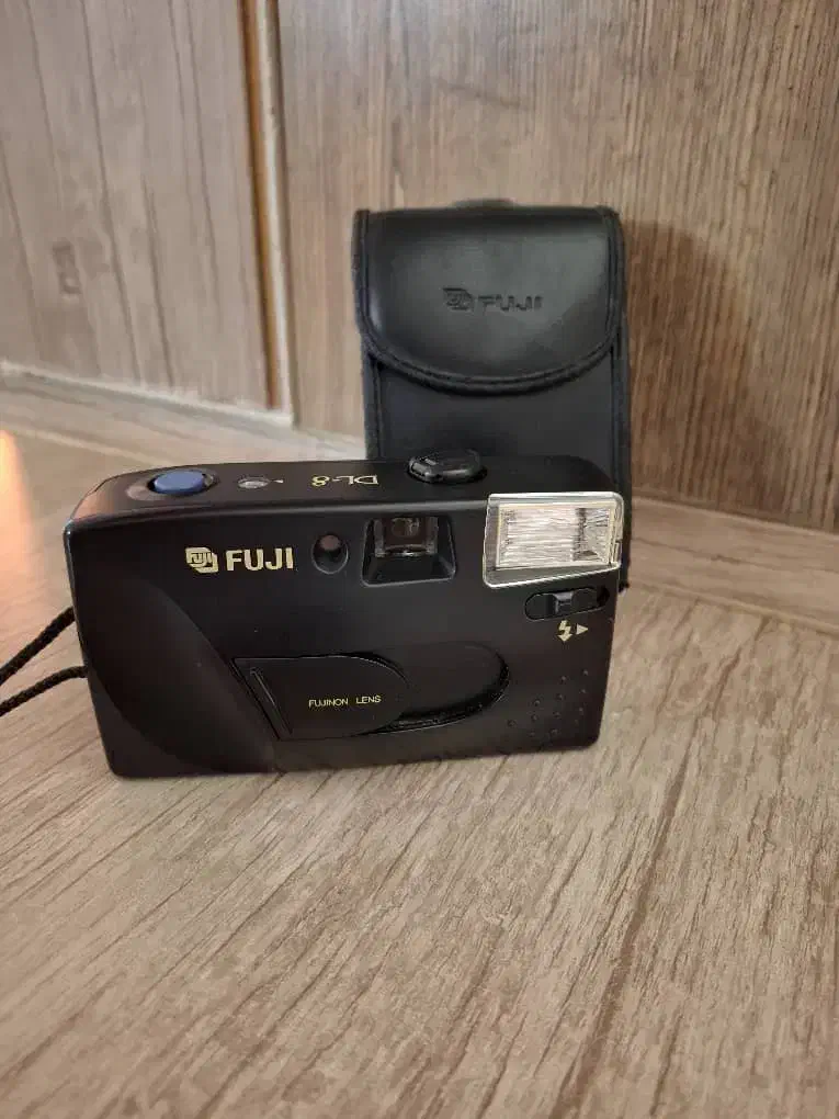 دوربین عکاسی آنتیک کلکسیونی آنالوگ|کلکسیون اشیاء عتیقه|پردیس, فاز ۳|دیوار